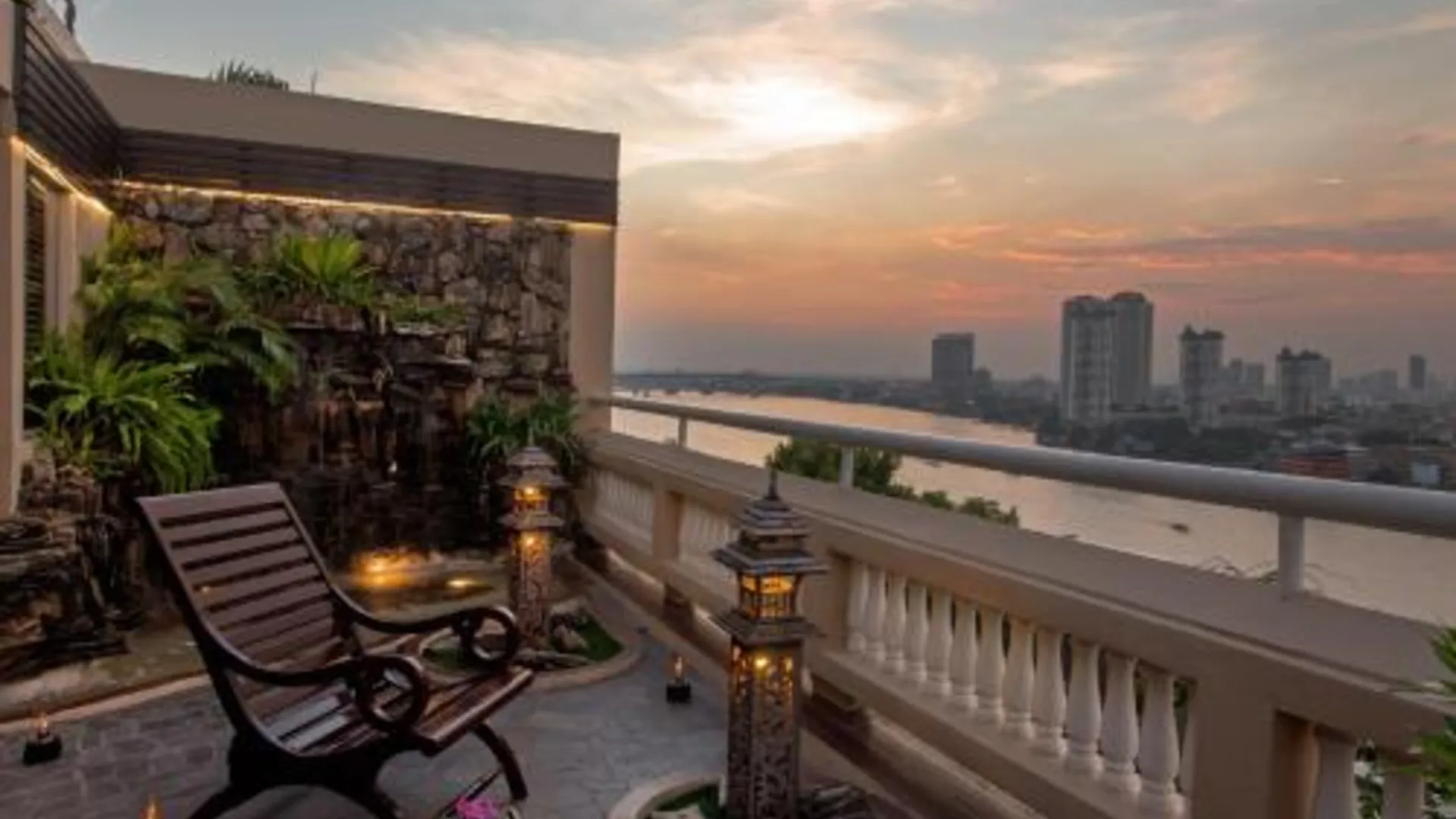 방콕 라마다 플라자 바이 윈덤 방콕 메남 리버사이드 5성급 호텔 전망