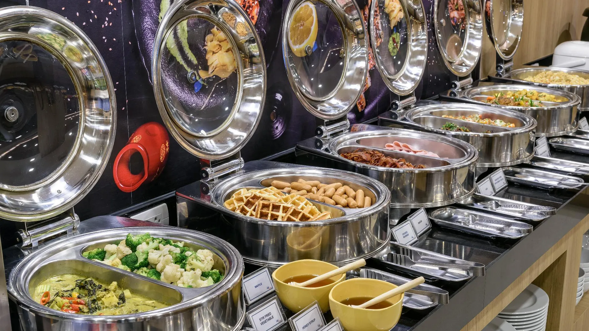 방콕 아델피 그란데 레지던스 4성급 호텔 외관