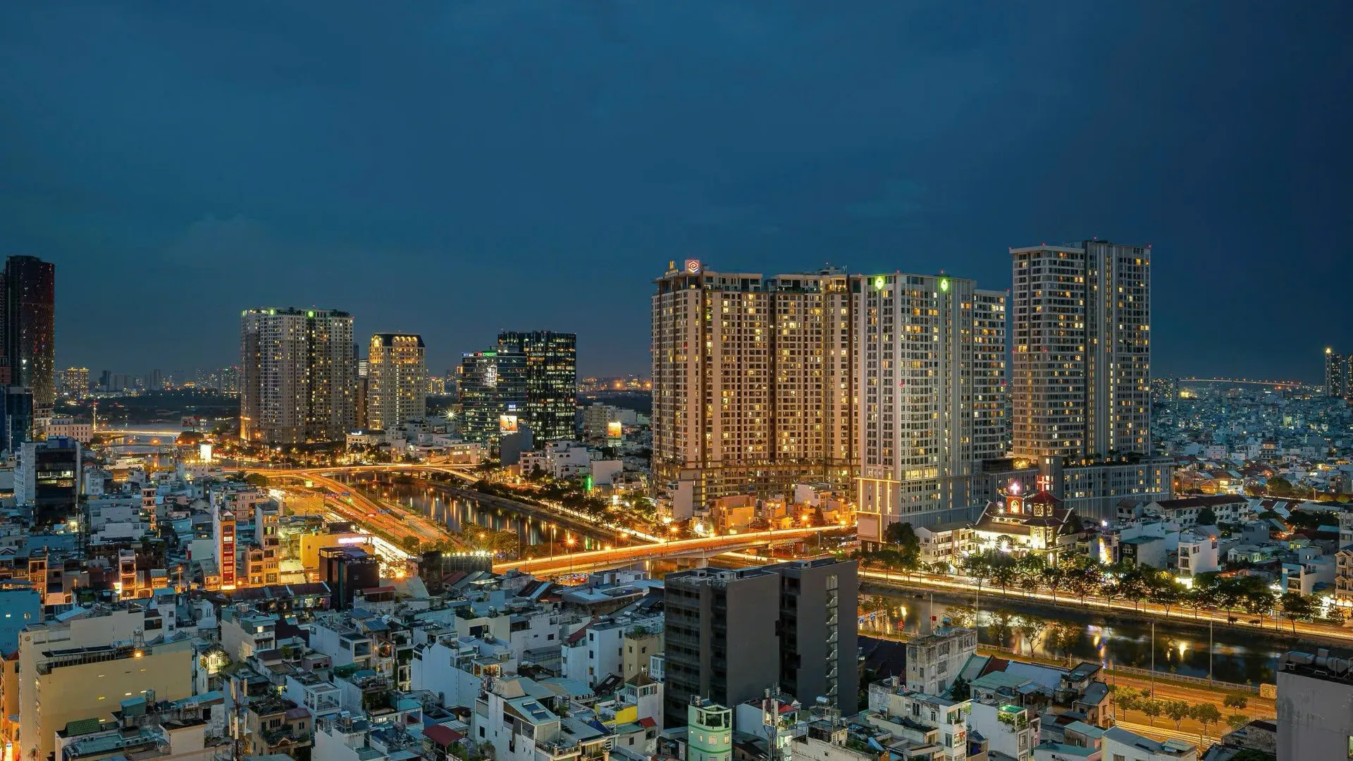 호치민 소호 그랜드 엘리트 5성급 호텔 외관