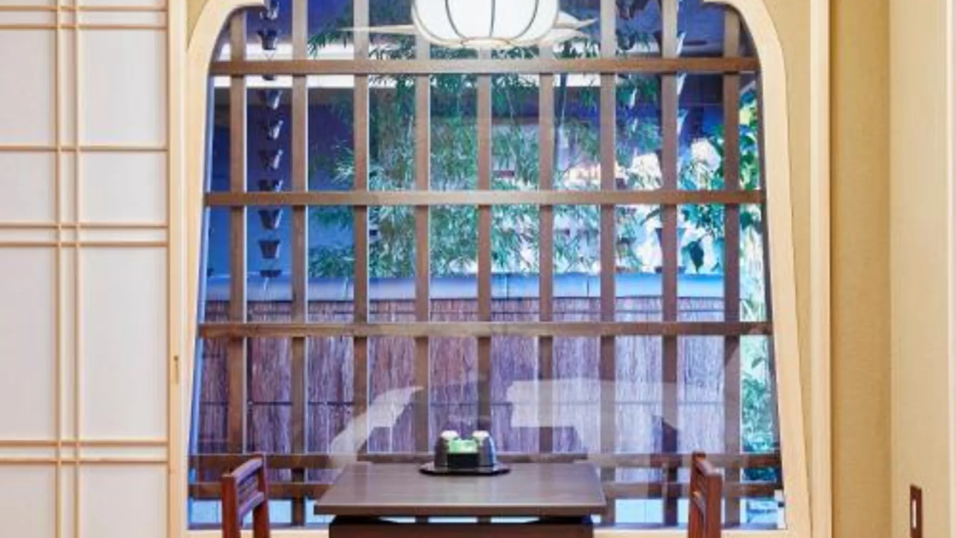 교토 선라이즈 스위트 2성급 호텔 수영장