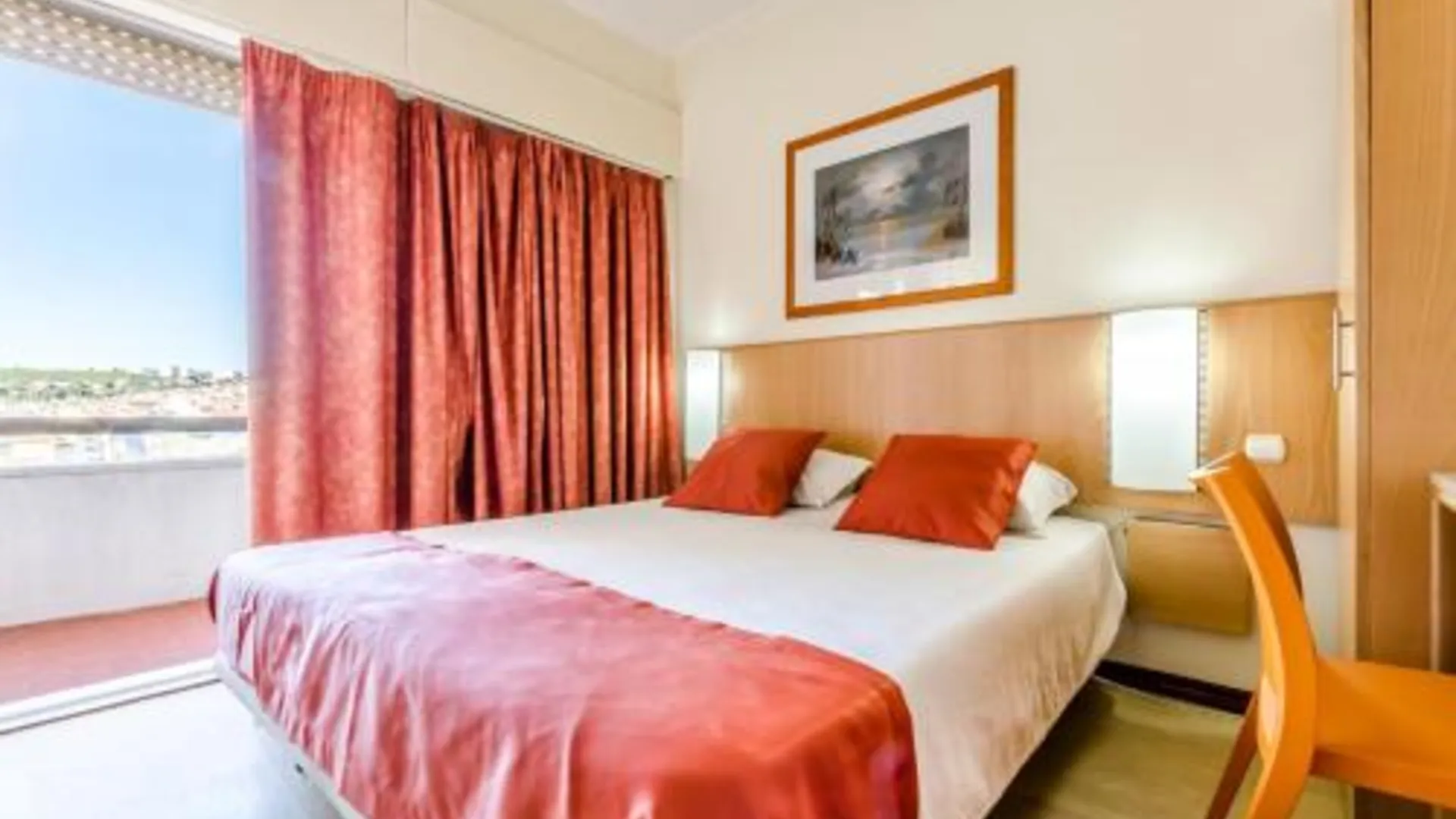 아마 도라 레지덴시알 자르징 다 아마도라 2성급 호텔 스위트룸