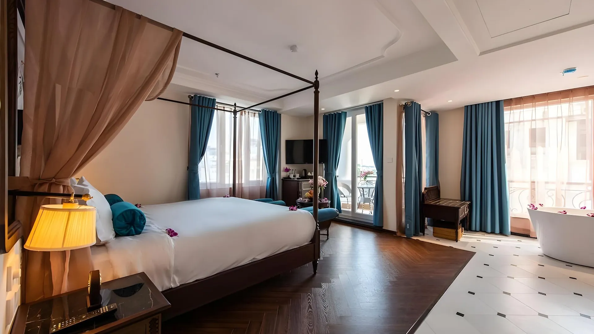 하노이 티란트 호텔 5성급 호텔 스위트룸