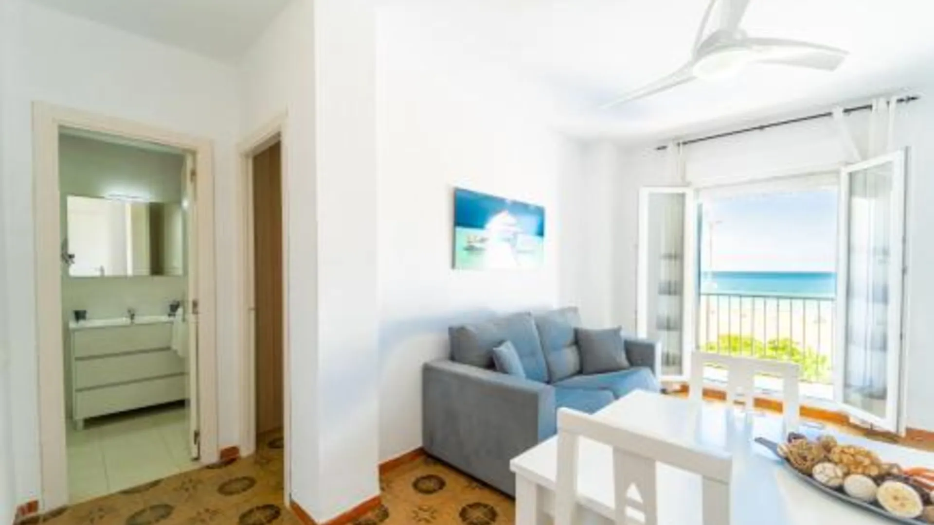 발베이트 Apartamento Estudio Acuario Frente Mar 4성급 싱글룸 로비