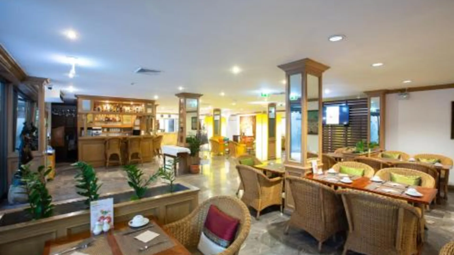 방콕 더 탄타완 호텔 수라웡 방콕 4성급 호텔 수영장