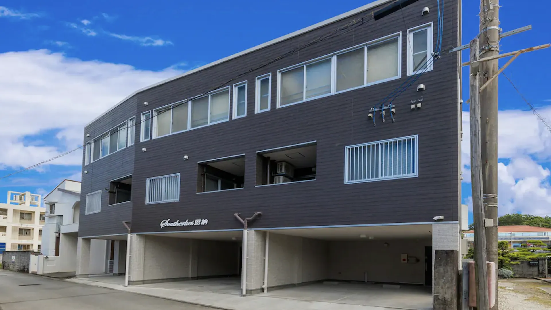 오키나와 본섬 사우덜리스 콘도미니엄 온나 5성급 호텔 외관