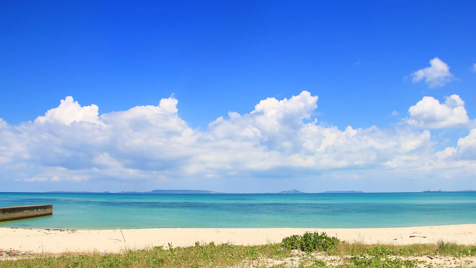오키나와 본섬 카리유시 콘도미니엄 리조트 킨 야카 씨사이드 4성급 게스트하우스 수영장