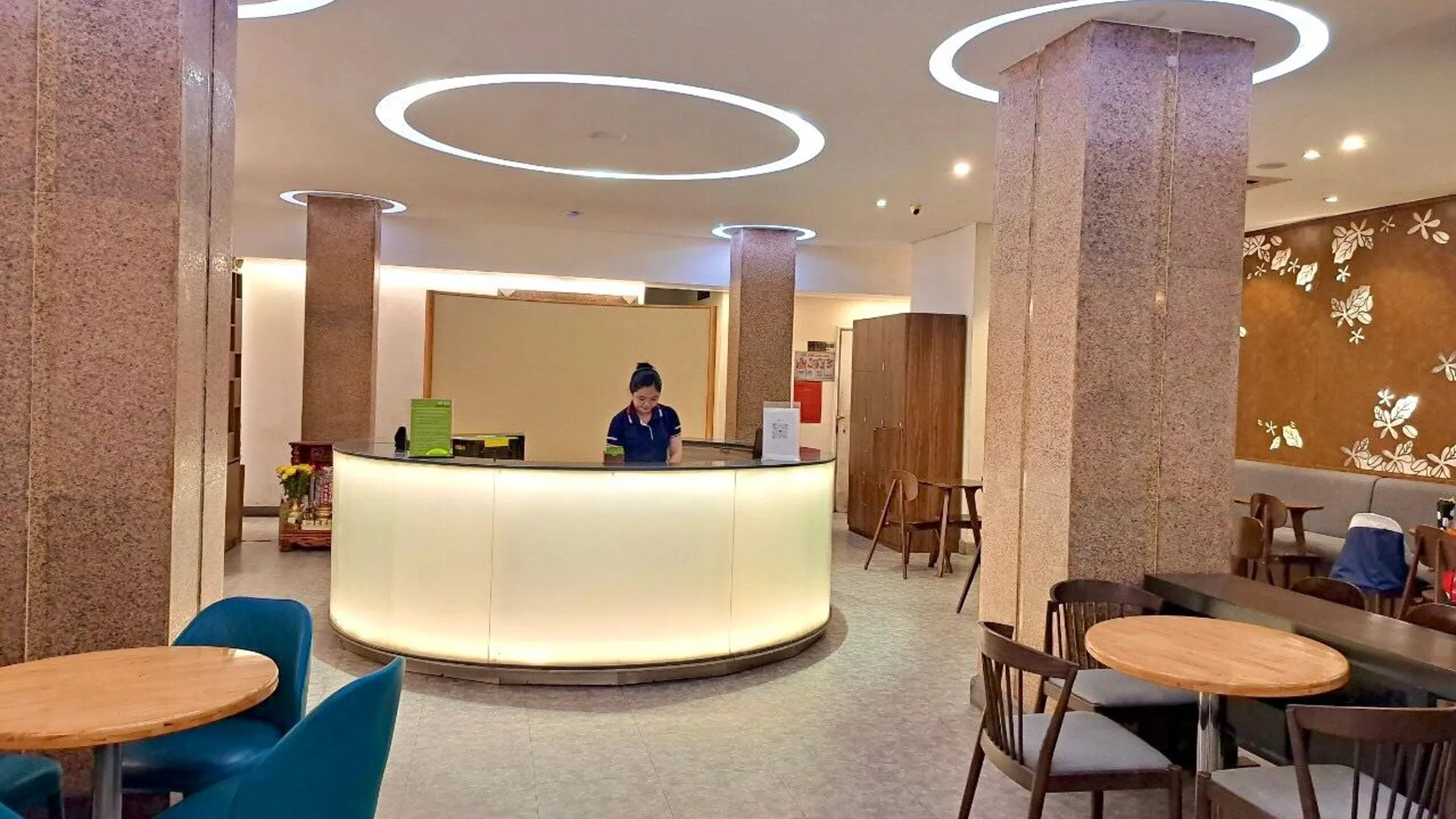 호치민 리버티 2 호텔 호텔 외관