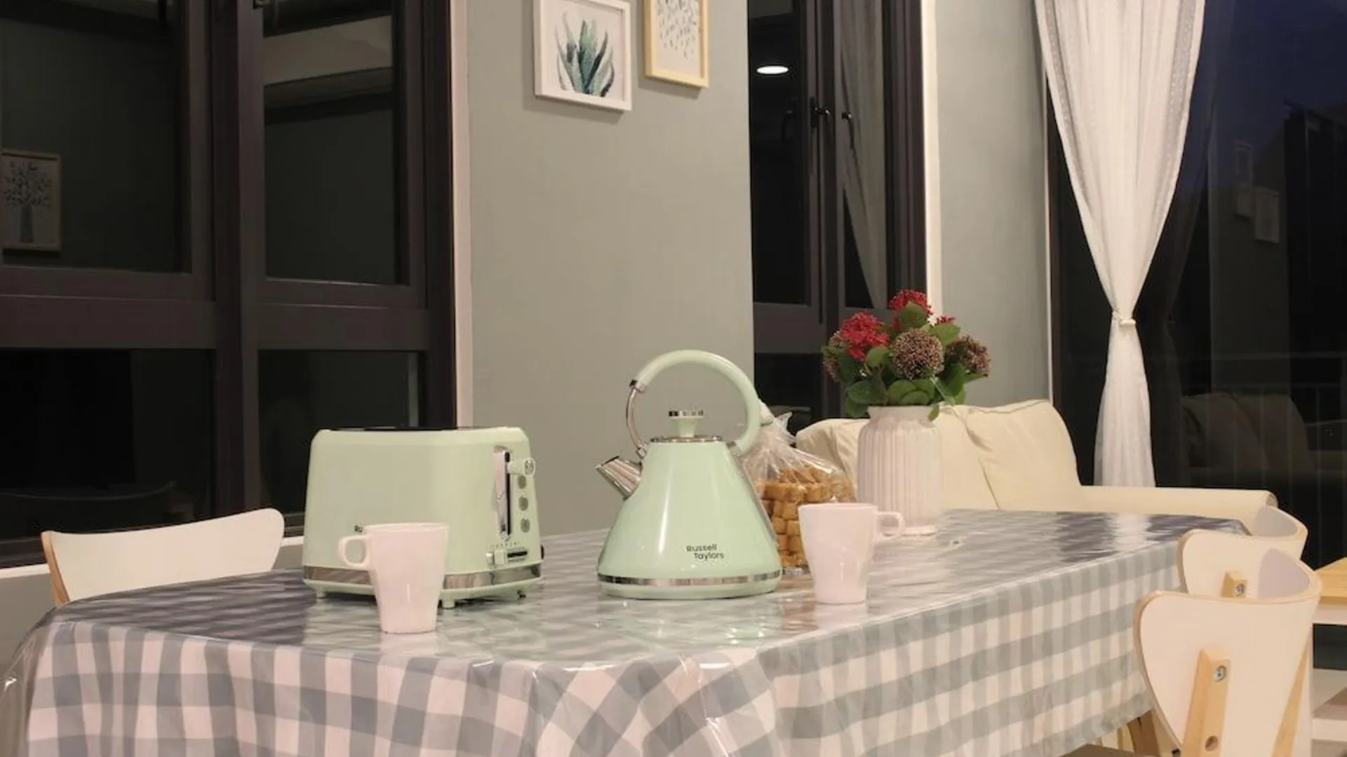 이포 Mountain & Theme Park Views  Cozy Suite 3성급 호텔 외관