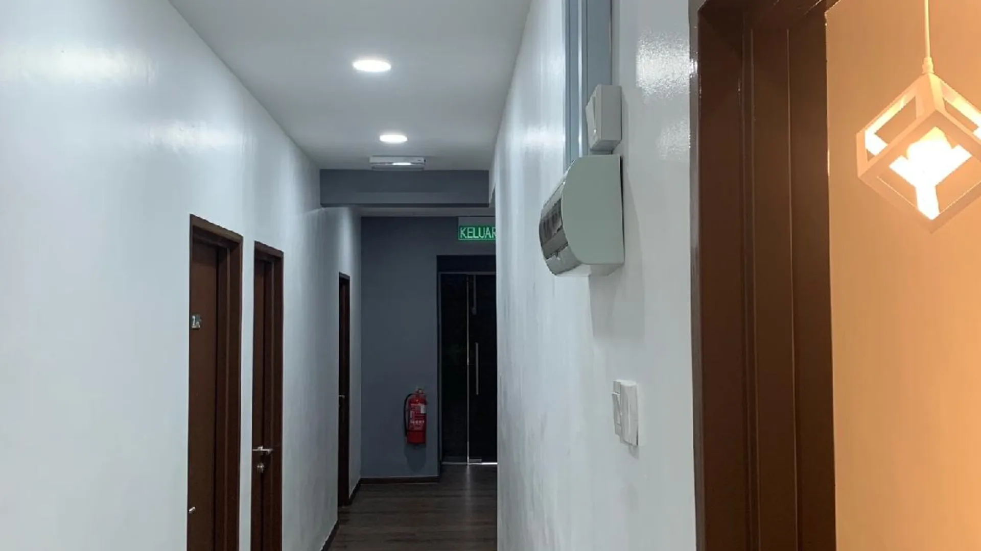 루나스 Hi TechSTAY 2성급 게스트하우스 레스토랑