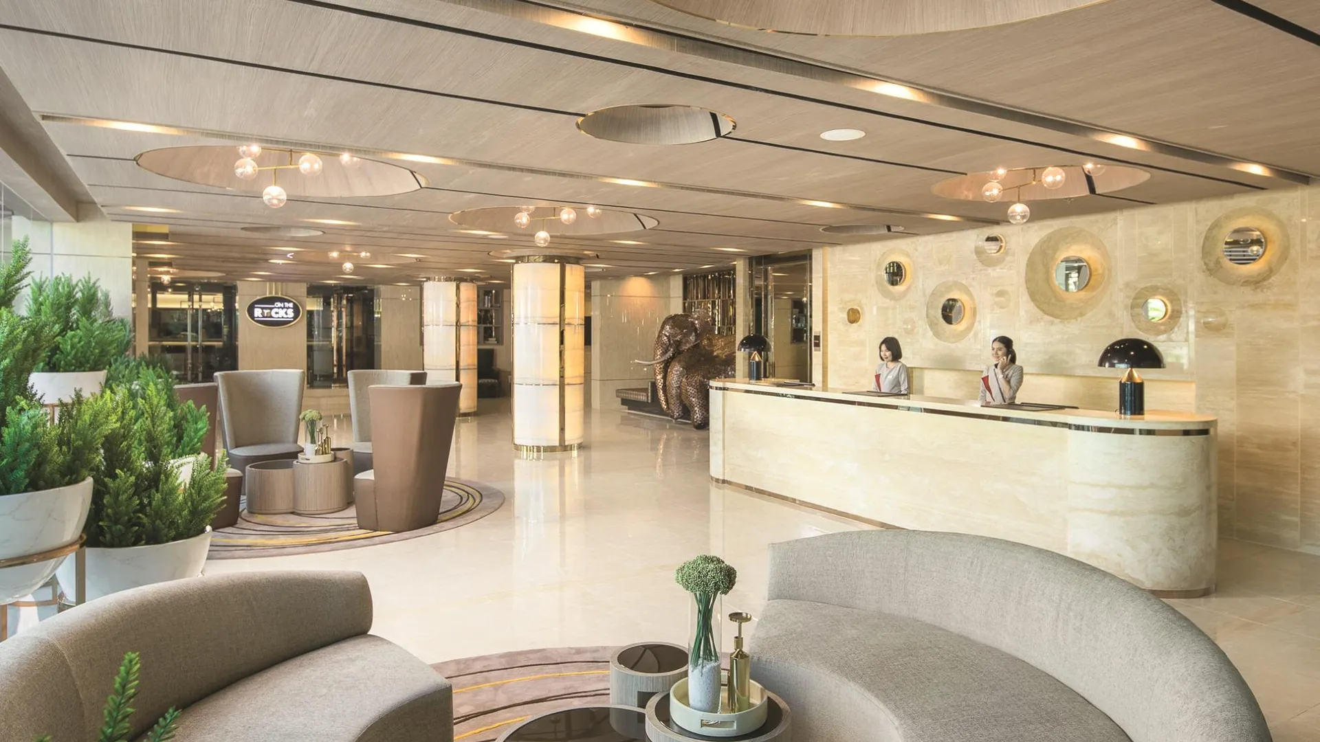 방콕 솔리테어 방콕 수쿰윗 11 4성급 호텔 레스토랑