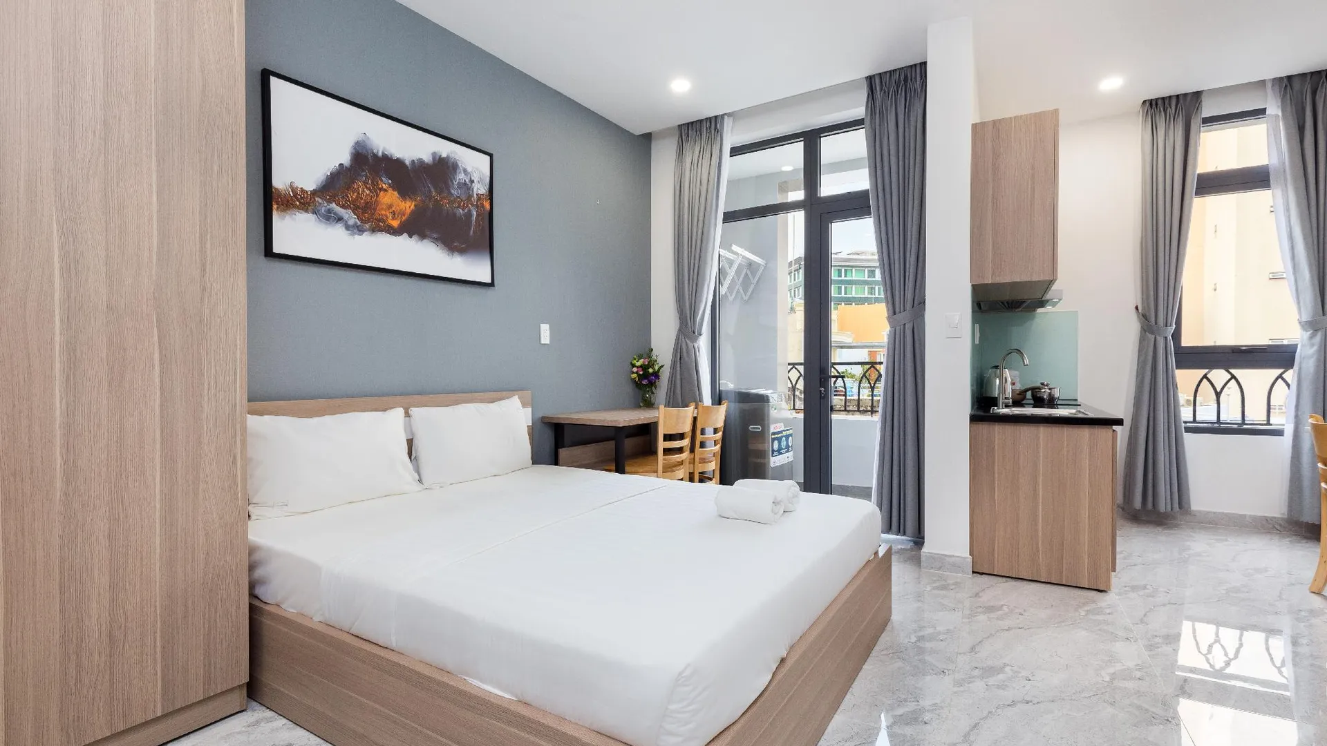 호치민 유어스 스튜디오 타워 3성급 호텔 스위트룸