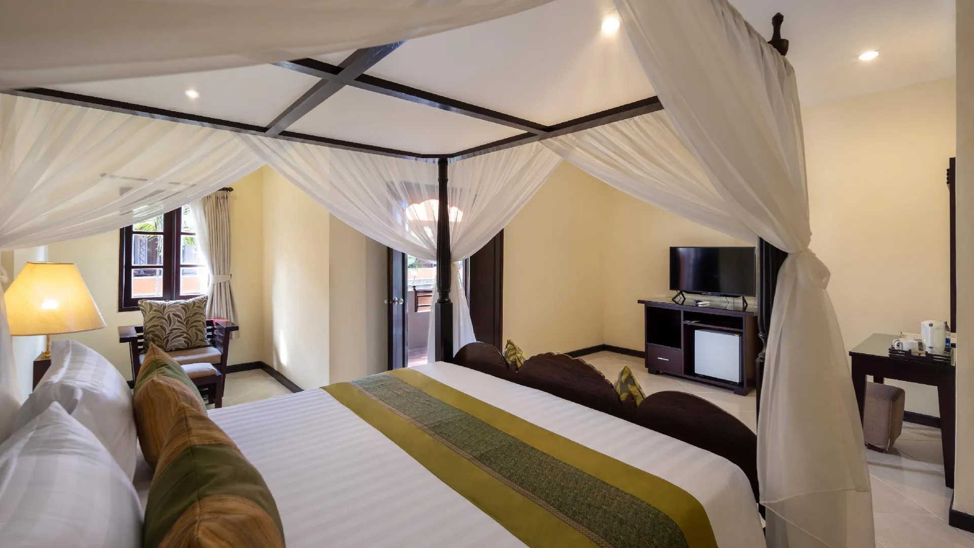 발리 아디 다르마 호텔 쿠타 4성급 호텔 스위트룸