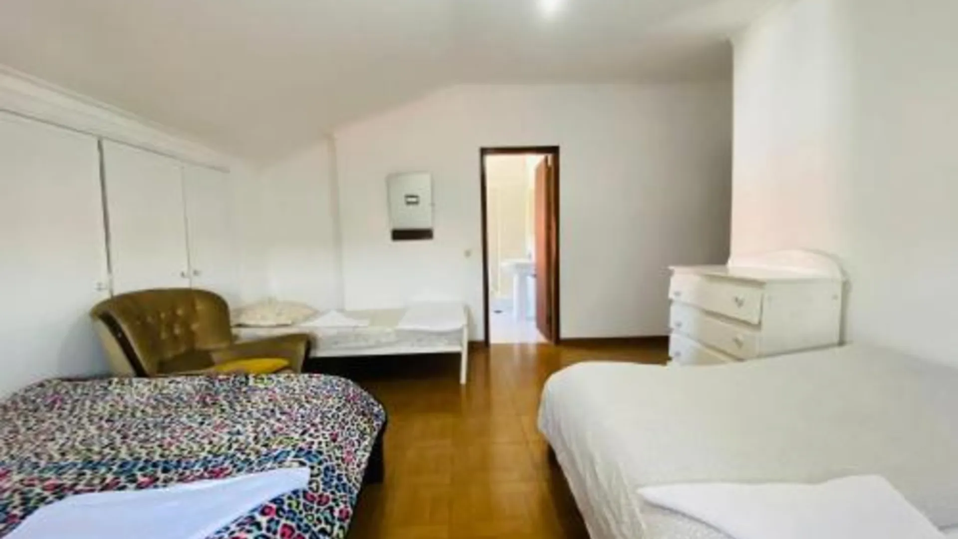 세심브라 Come Inn Sesimbra 2성급 호텔 외관