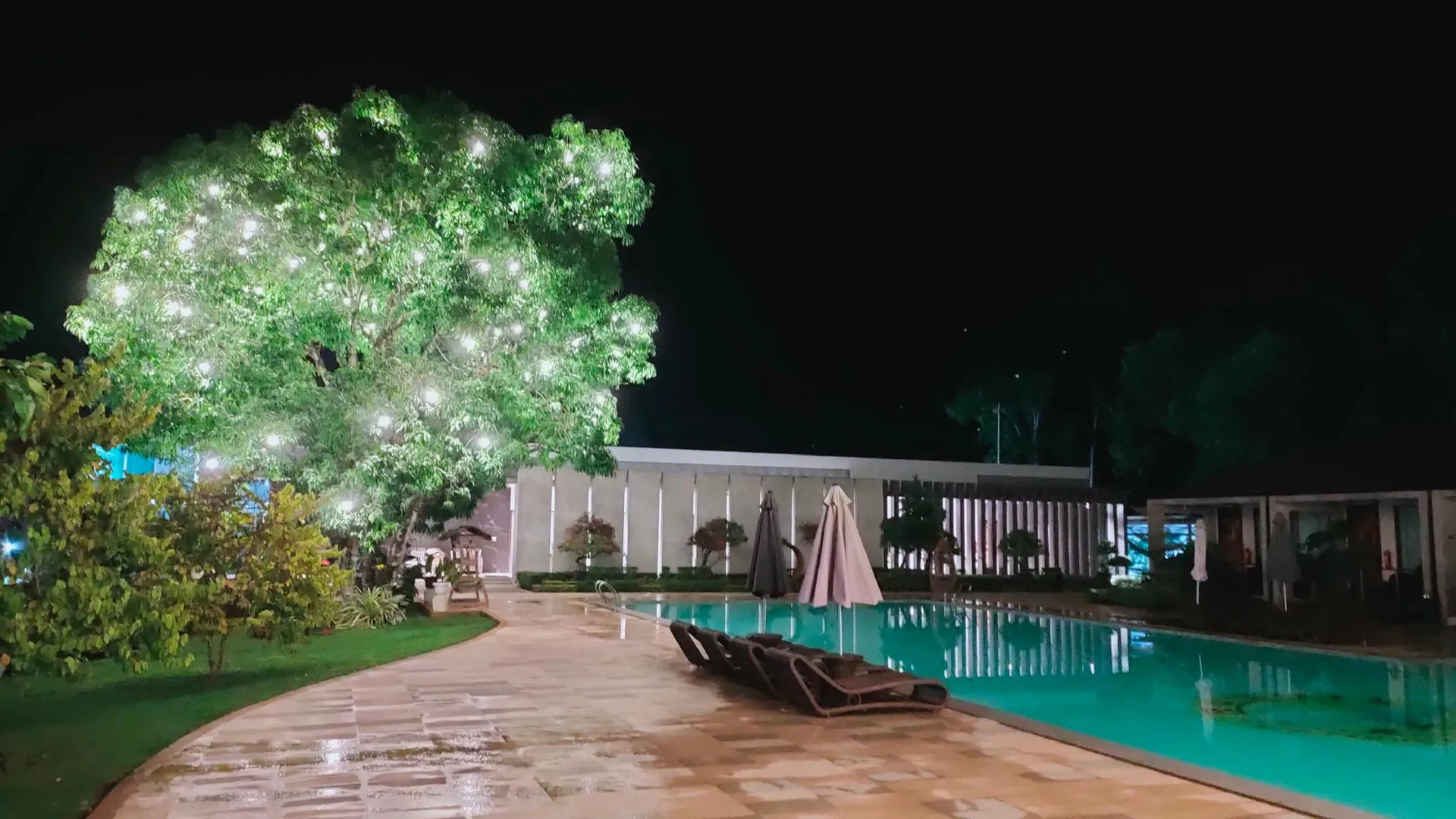 마하약 Rudhil's Place Resort and Sports Complex 4성급 호텔 객실