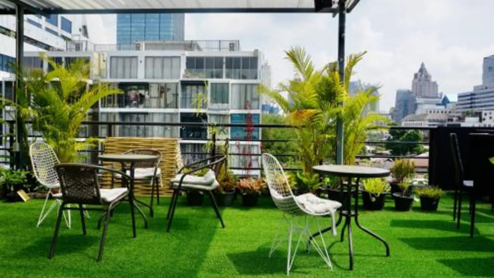 방콕 Silom Soi 3 Hash Apartment hip and funky with rooftop view 3성급 싱글룸 전망