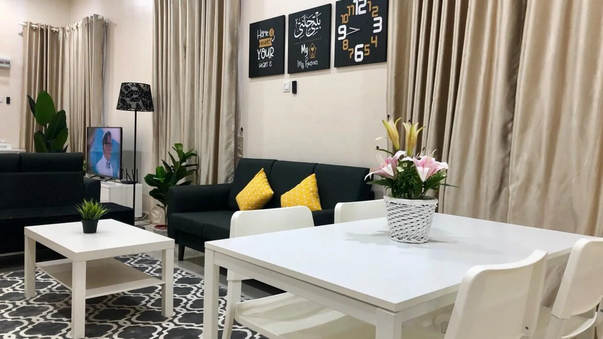 말라카 자신의 프라이빗 하우스 (132m², 침실 4개, 프라이빗 욕실 2개) 4성급 싱글룸 외관