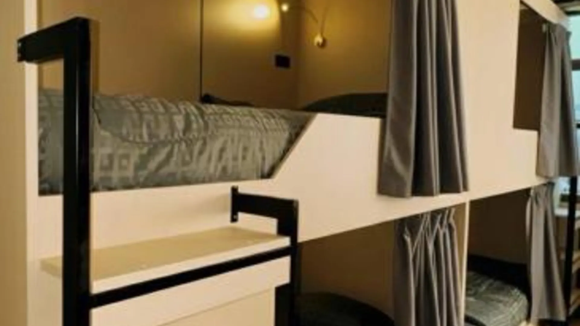 방콕 Holy Hostel Sathorn 2성급 게스트하우스 스위트룸