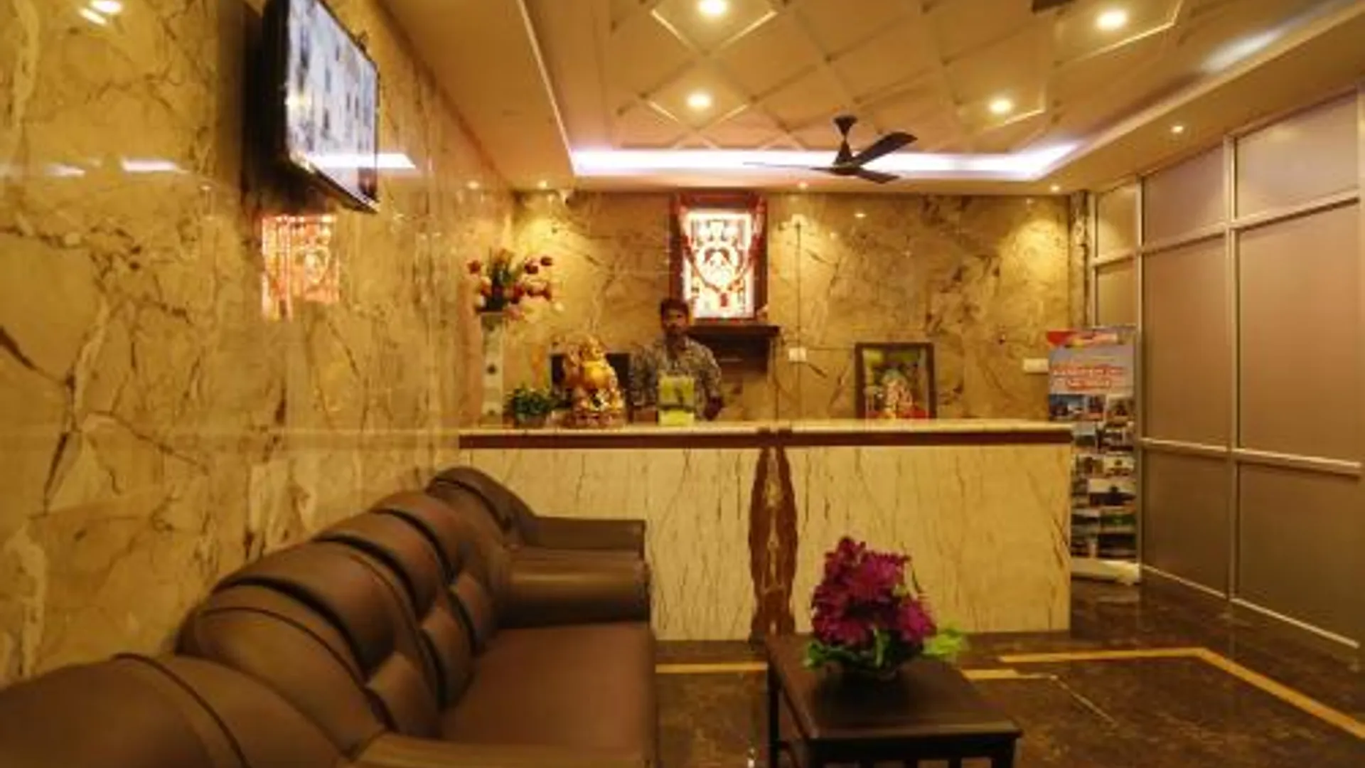 람메스와람 호텔 라가벤드라 3성급 호텔 레스토랑