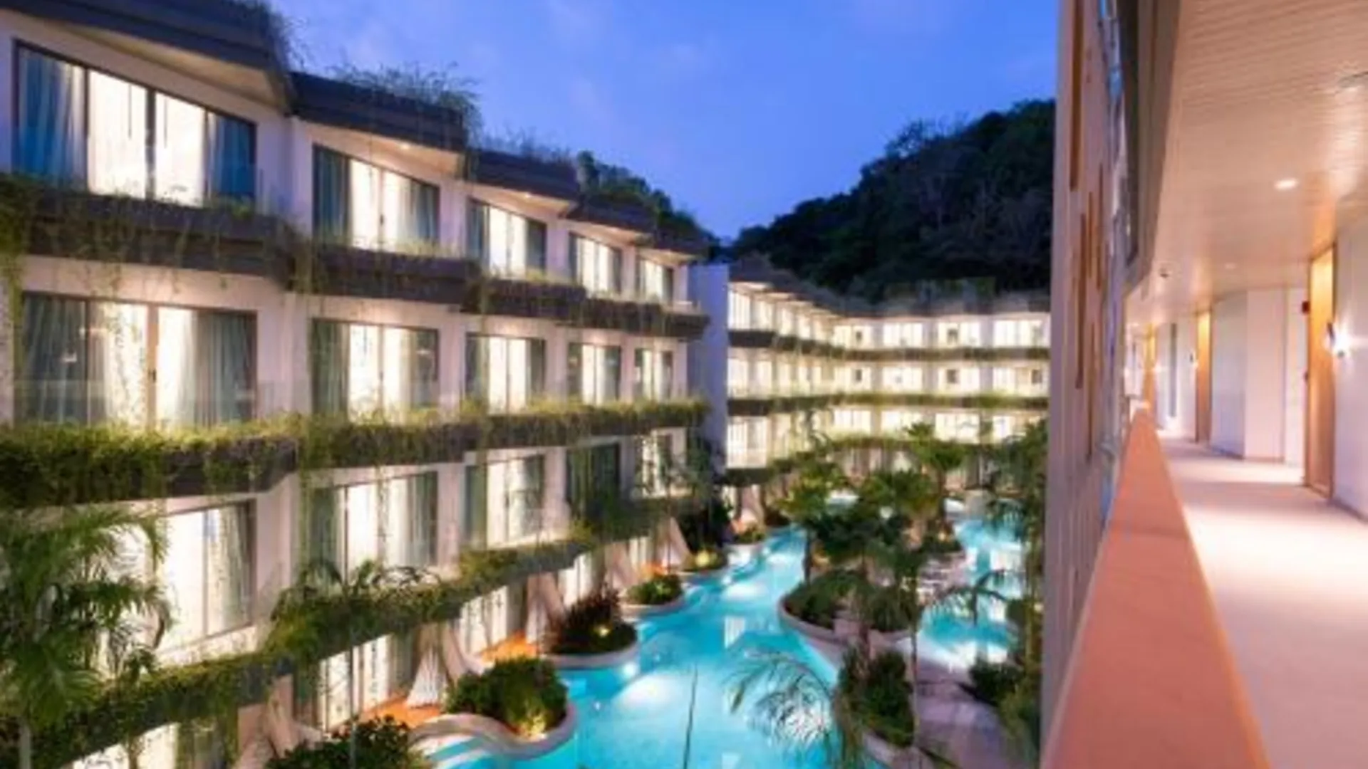 푸켓 판와부리 비치프론트 리조트 5성급 호텔 외관