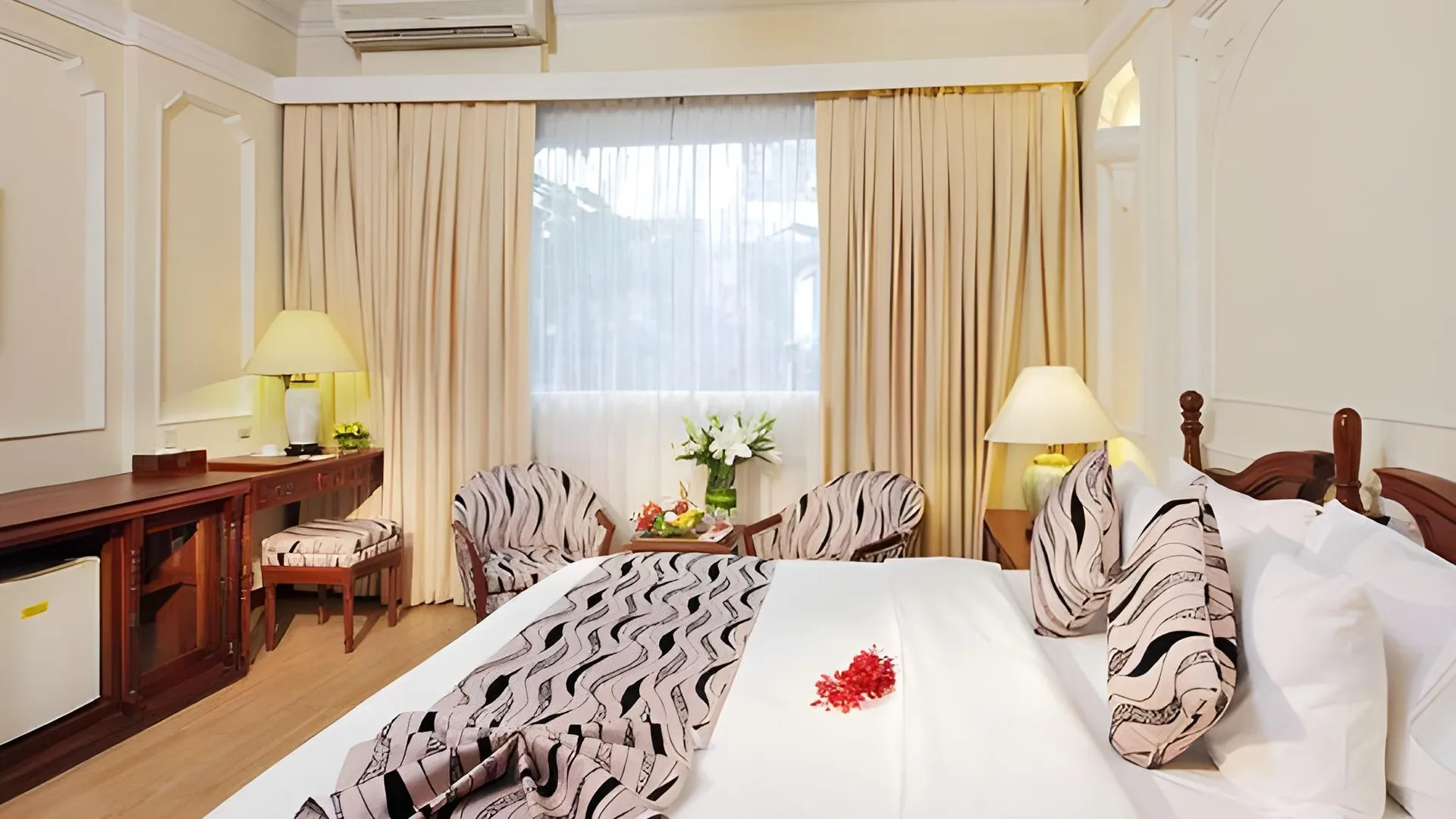 호치민 로얄 호텔 사이공 4성급 호텔 전망