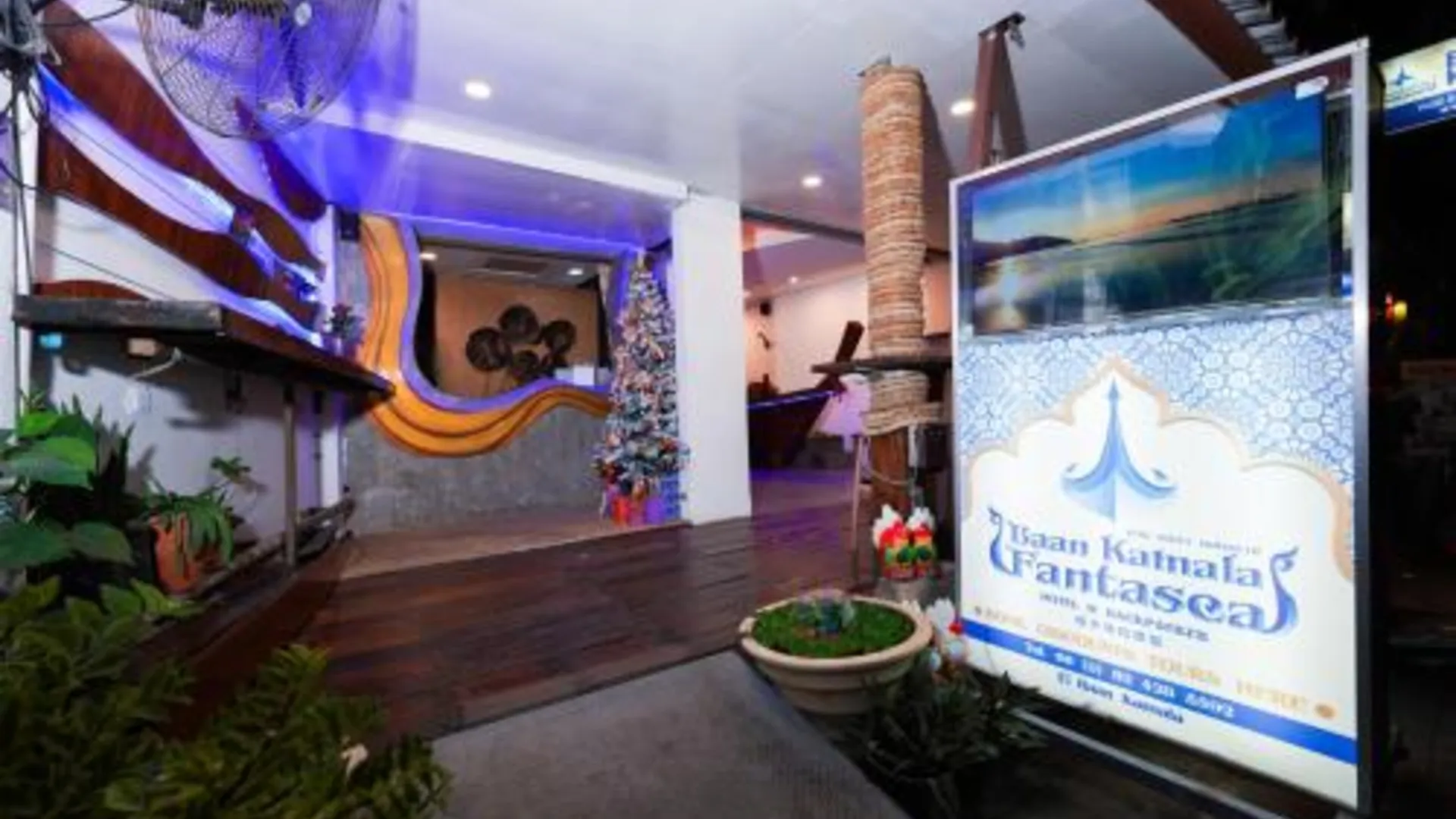 푸켓 반 카말라 백팩커 2성급 호텔 외관