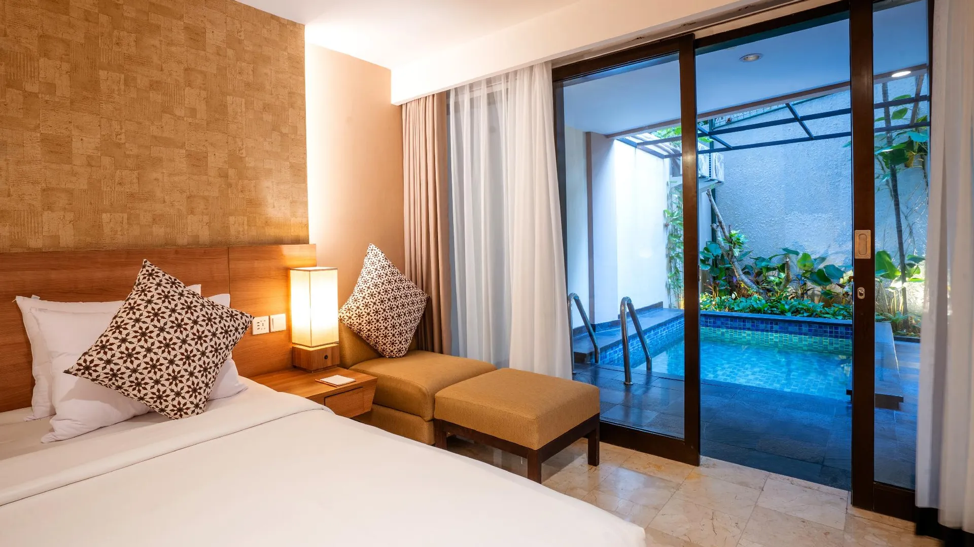 발리 크로스 바이브 파샤 아틀리에 발리 쿠타 4성급 호텔 객실