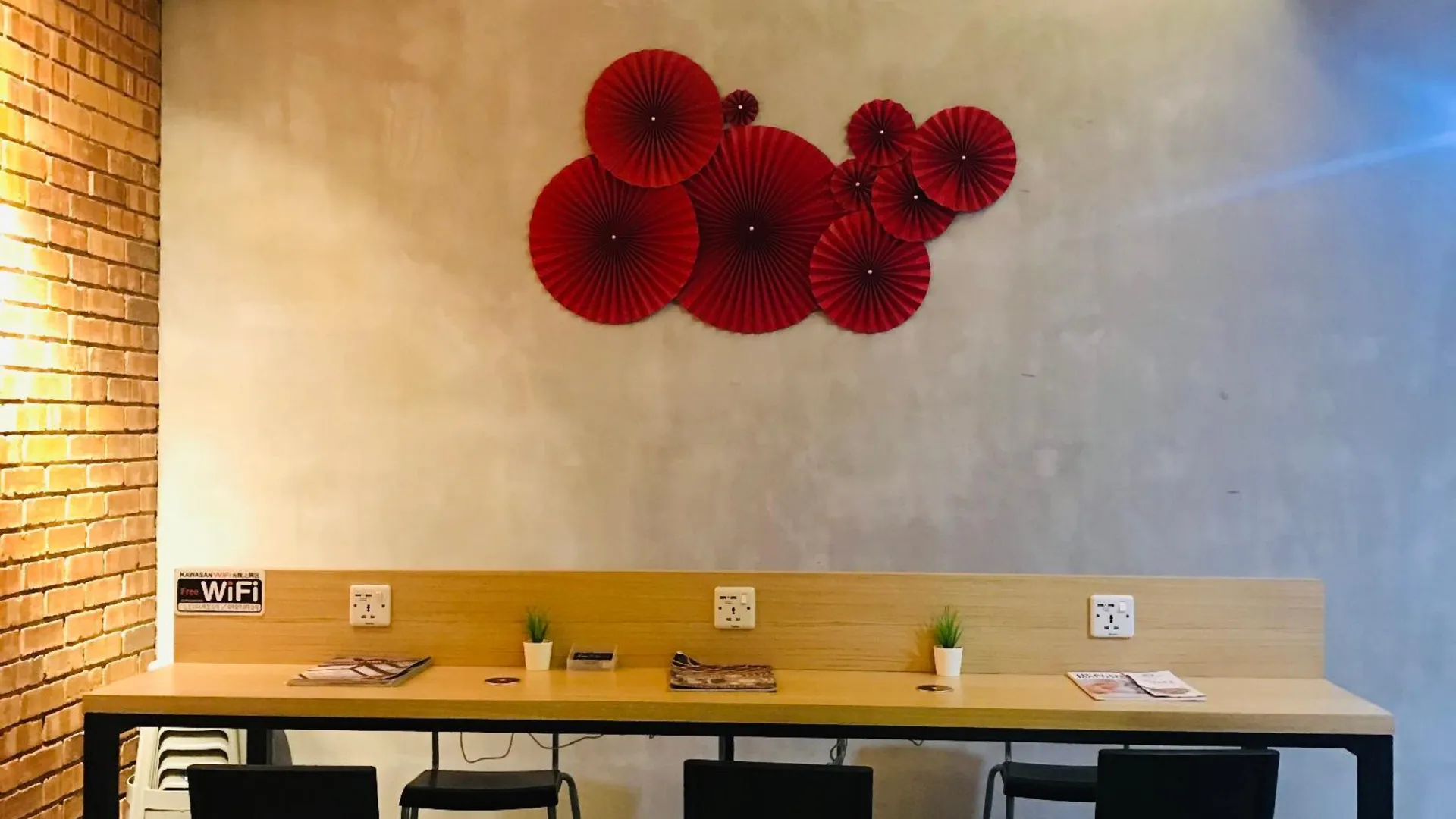 쿠안탄 쿠안탄 시티의 프라이빗 하우스 (130m², 침실 5개, 프라이빗 욕실 5개) 3성급 싱글룸 레스토랑