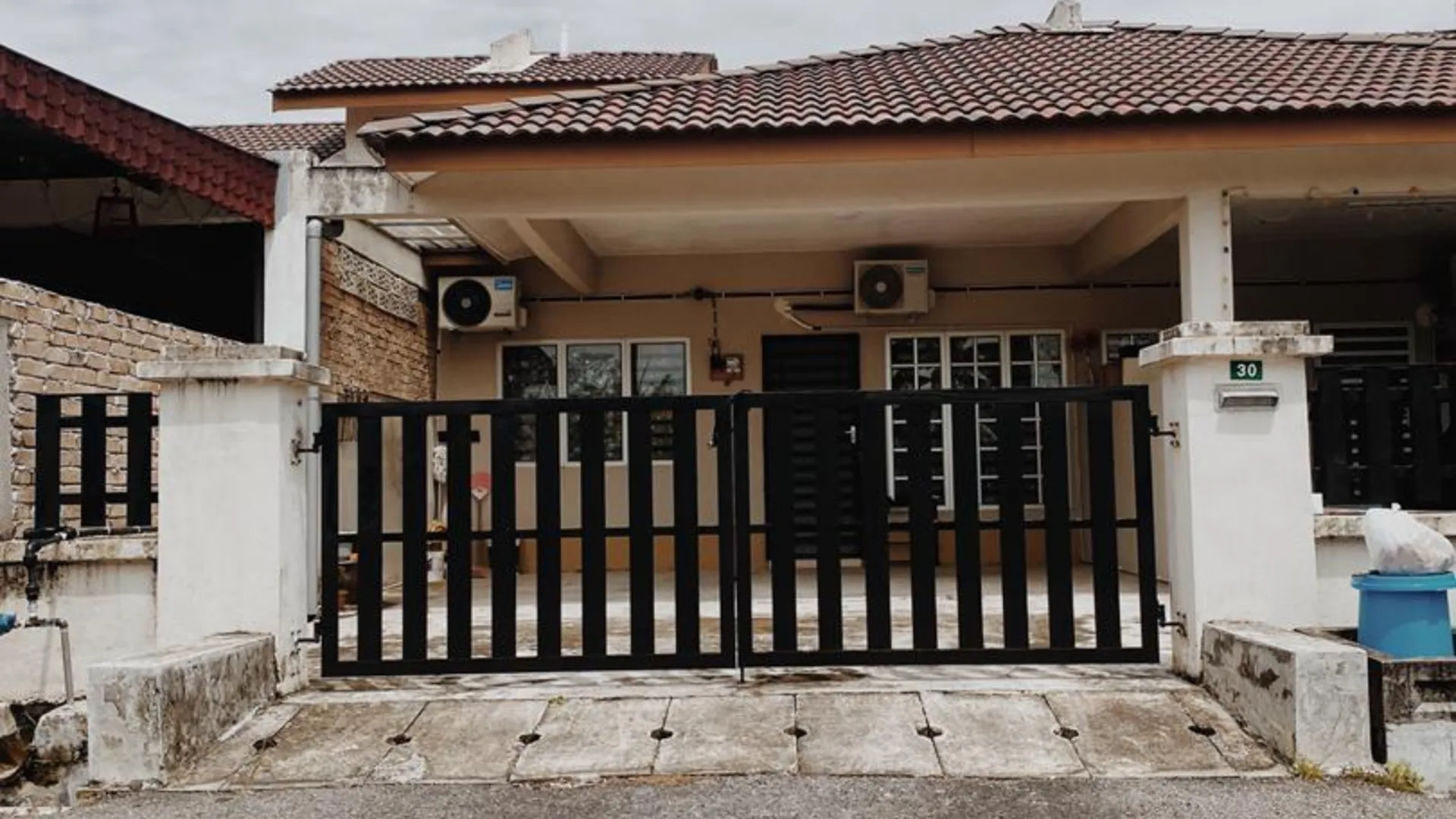 이포 탄중 람부탄의 프라이빗 하우스 (m², 침실 3개, 프라이빗 욕실 2개) 3성급 게스트하우스 객실