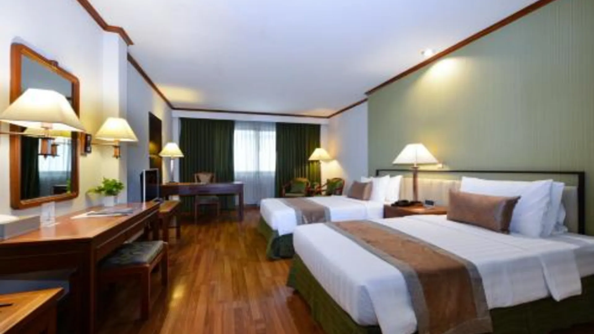 방콕 아라와나 리젠시 파크 수쿰빗 4성급 호텔 스위트룸