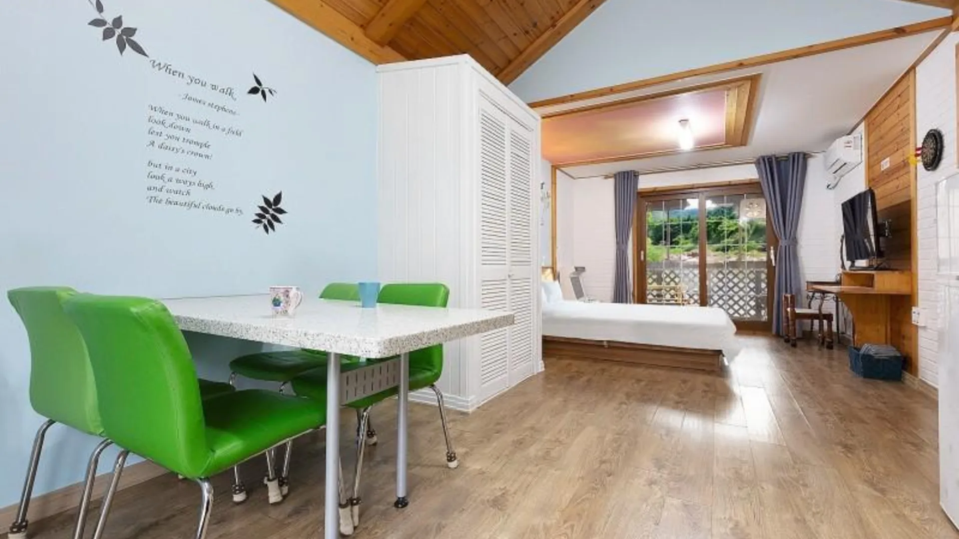 가평 가평 퍼니멍멍다솜애견점 2성급 게스트하우스 수영장