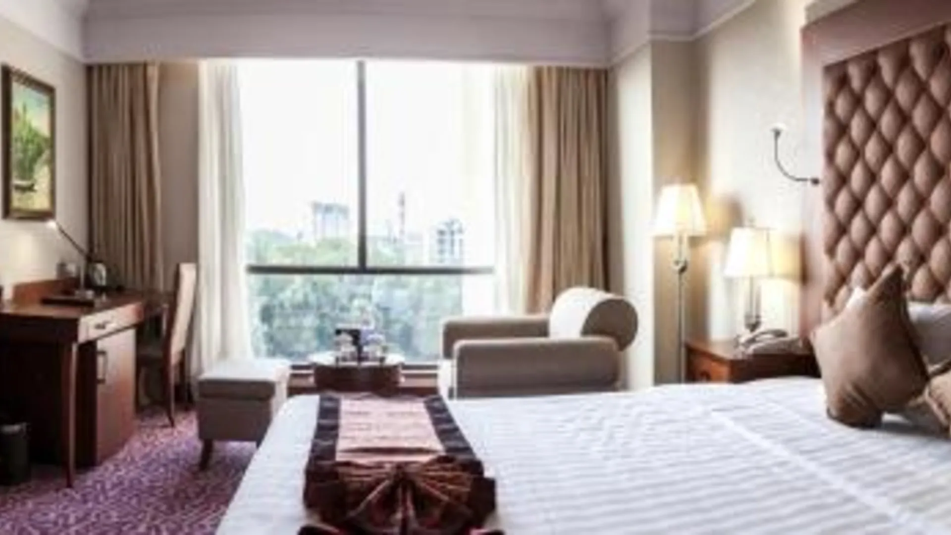 하노이 아미 호텔 응위엔 트라이 푸옹 4성급 호텔 스위트룸