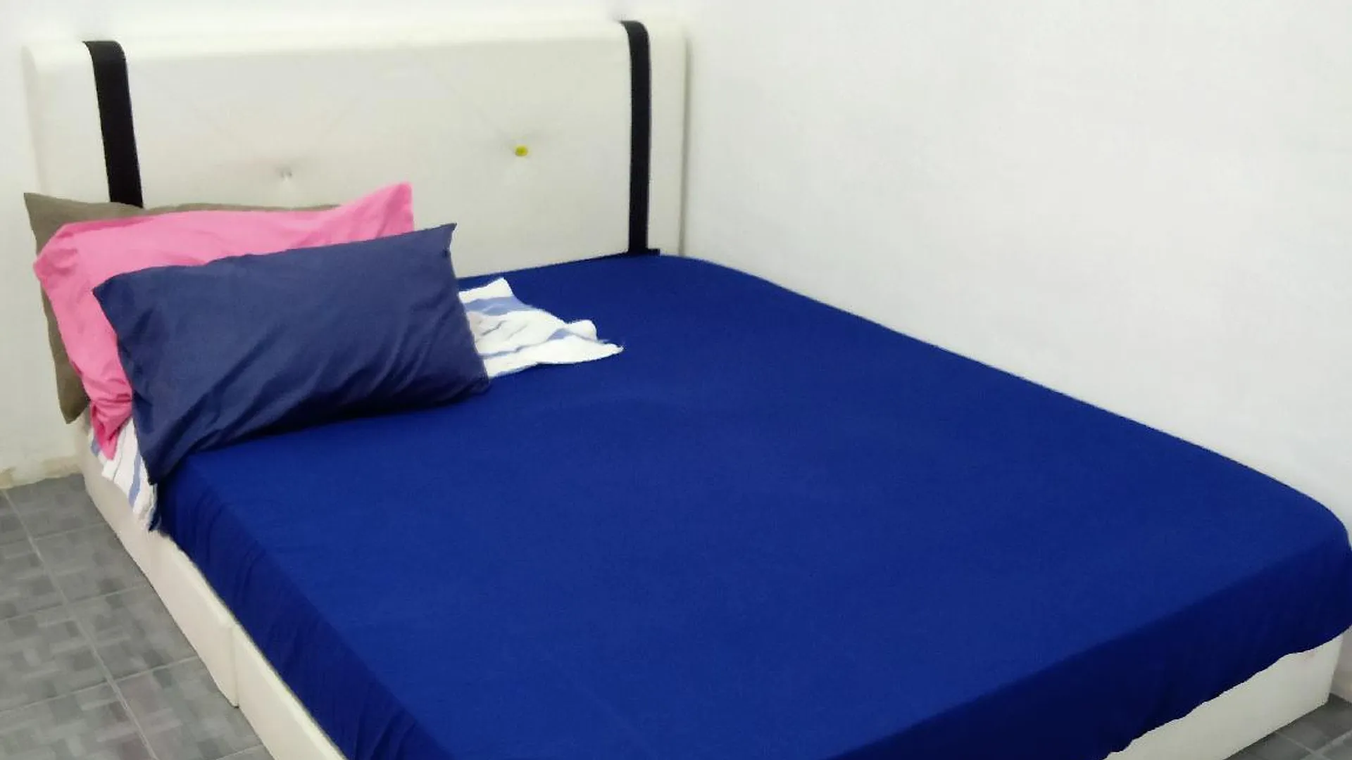 쿠알라테렝가누 톡 젬발 / 공 바닥의 프라이빗 하우스 (900m², 침실 2개, 프라이빗 욕실 1개) 2성급 싱글룸 스위트룸