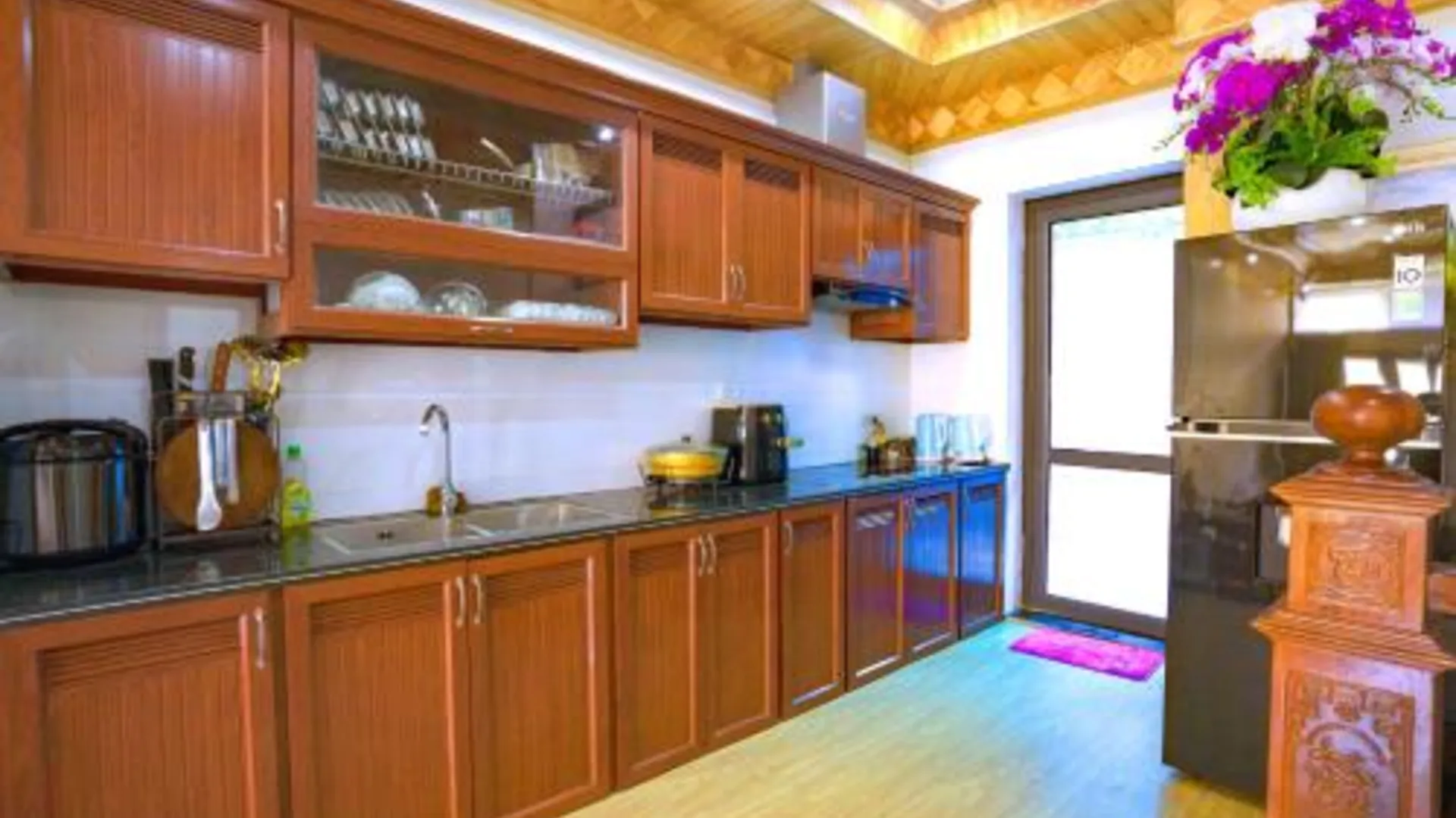 사파 언스 하우스 사파 - 오리지널 5베드룸 위드 마운틴뷰 4성급 게스트하우스 레스토랑