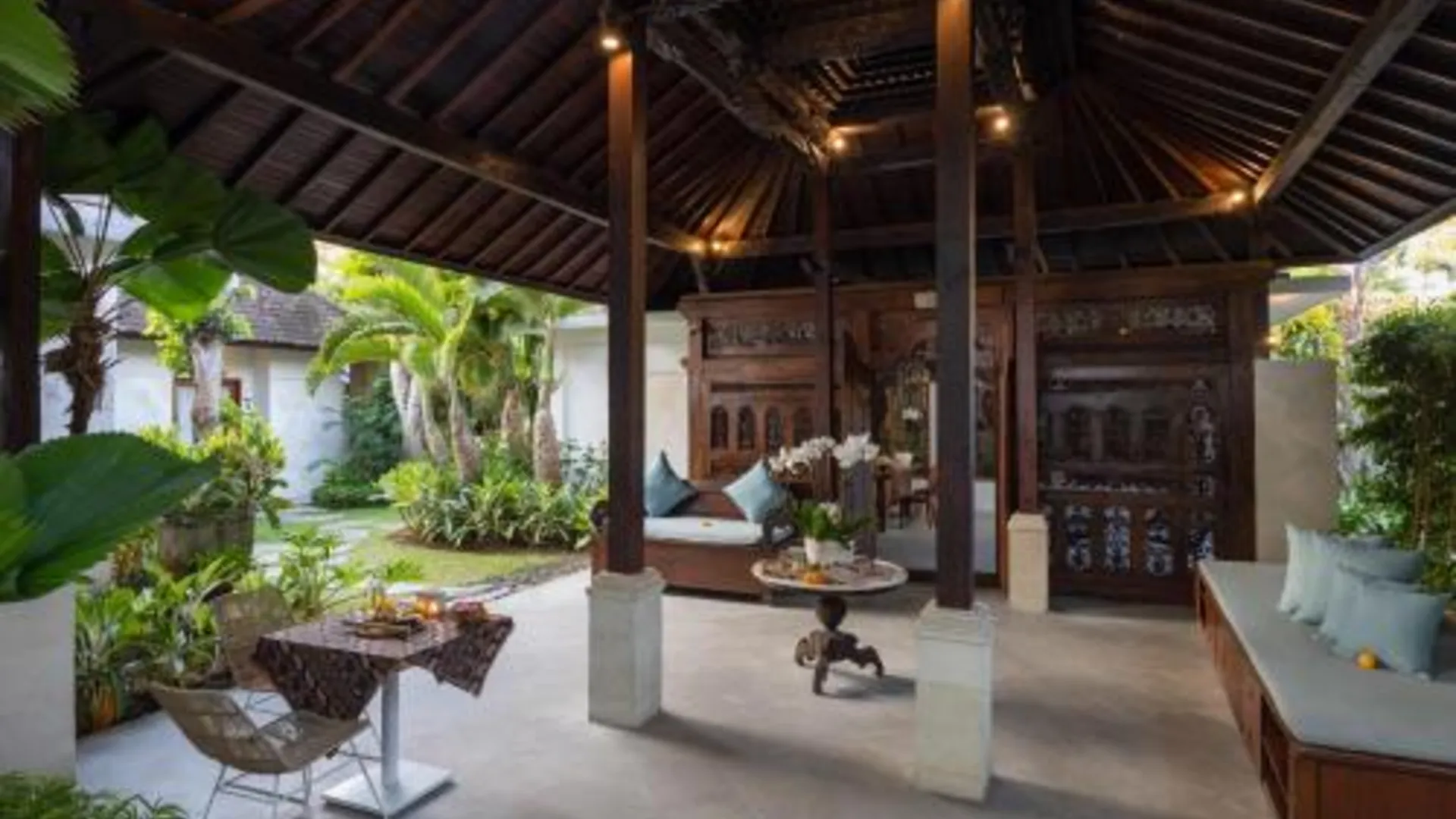 발리 타파 테피 칼리 창구 바이 프라마나 4성급 호텔 수영장