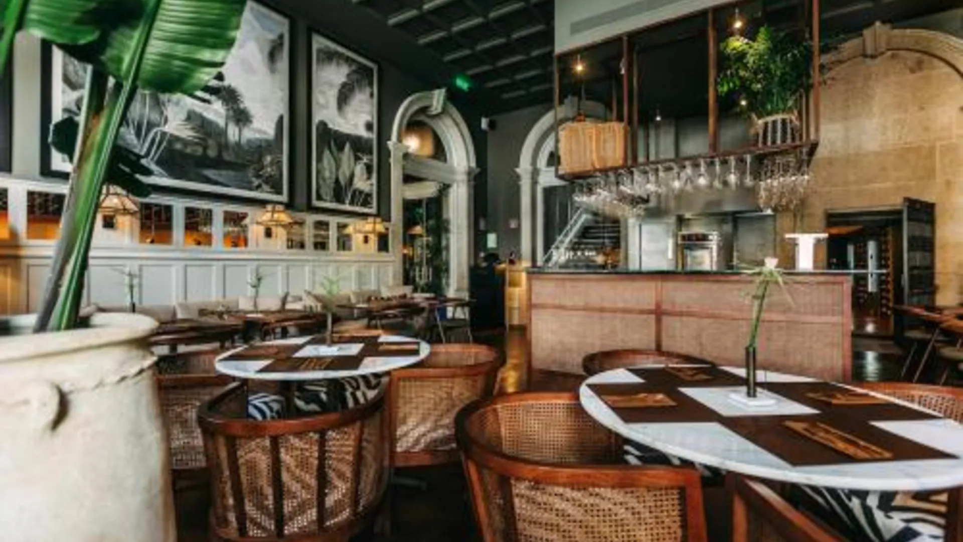 포르투 토렐 1884 스위트 앤 아파트먼트 4성급 호텔 로비