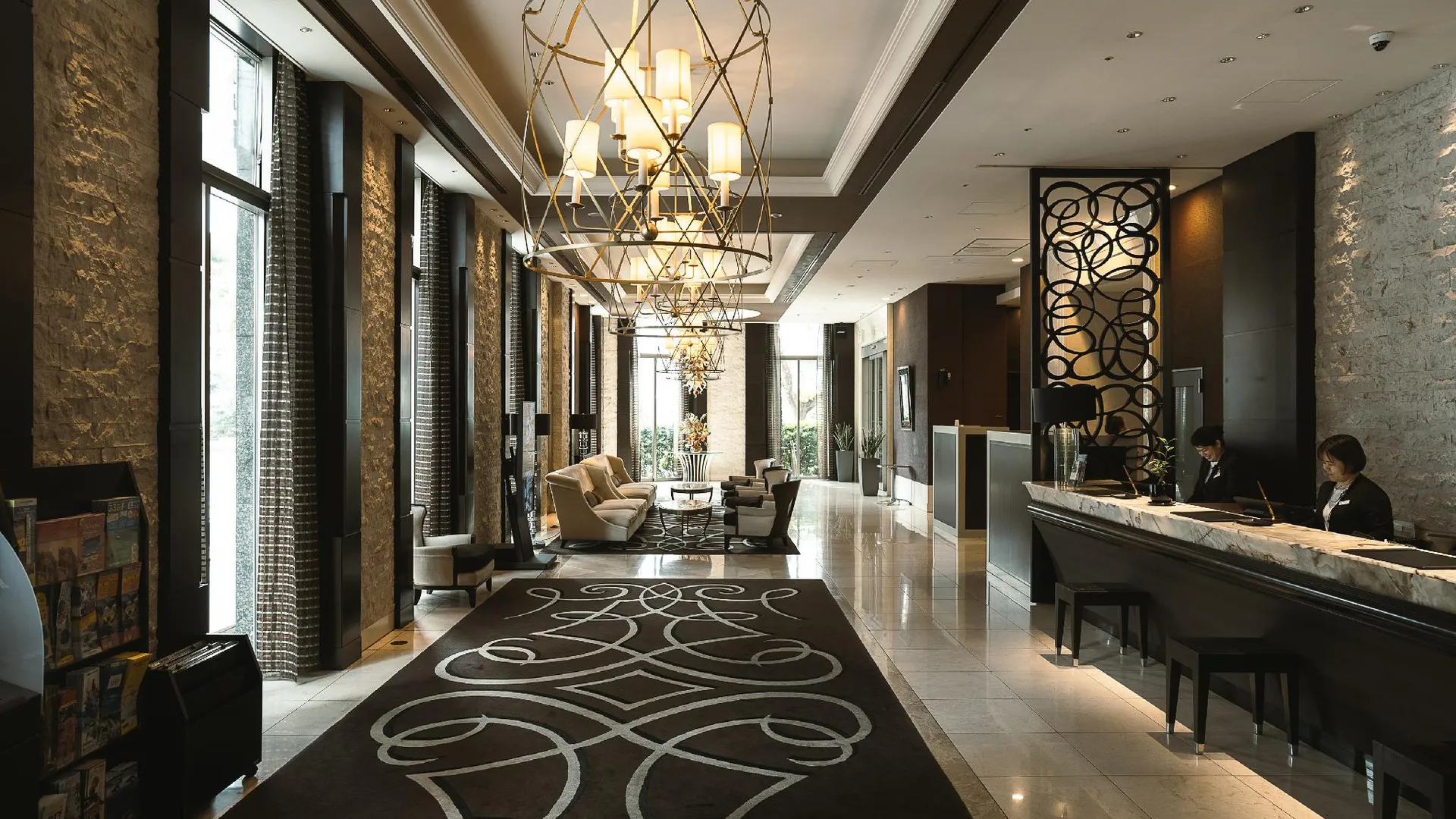 오키나와 본섬 더블트리 바이 힐튼 나하 4성급 호텔 로비