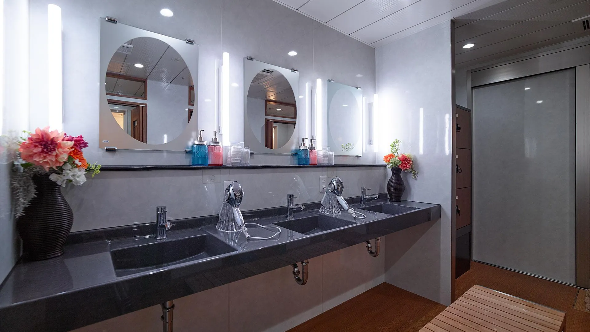 오사카 호텔 선플라자 1성급 호텔 스위트룸