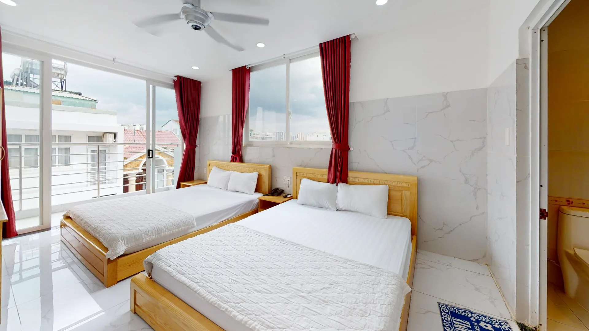 호치민 사이공 리버 호텔 - 2구 2성급 호텔 스위트룸