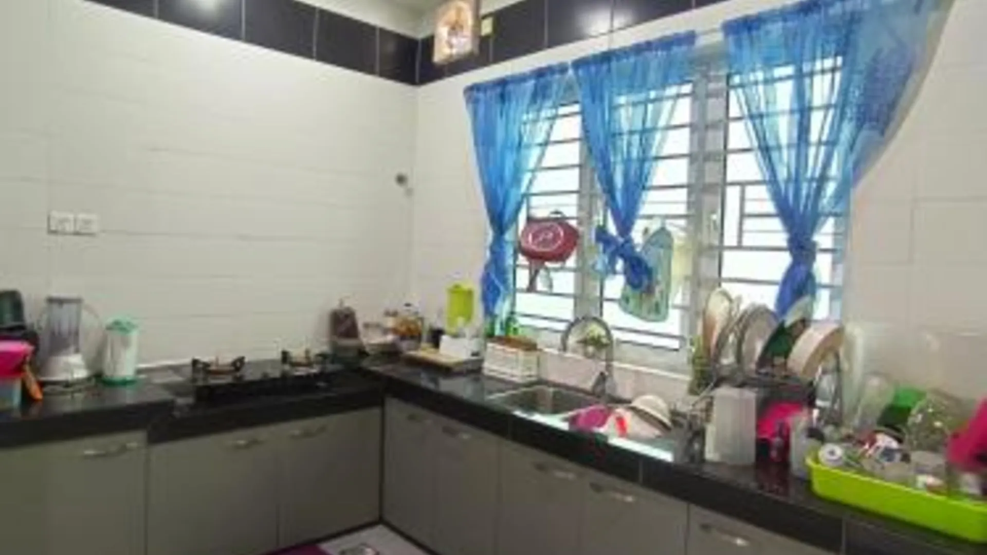 라하트 라핫의 프라이빗 하우스 (200m², 침실 4개, 프라이빗 욕실 4개) 3성급 게스트하우스 수영장