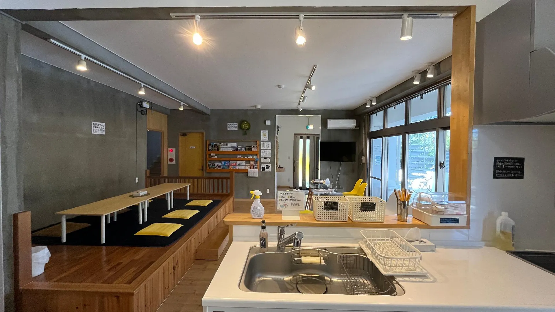 오키나와 본섬 호스텔 모스라 노 다마고 2성급 호텔 외관