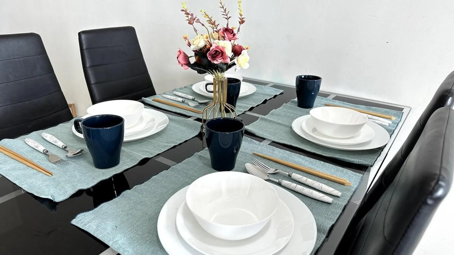 조호바루 / 조호르바루 캠바스의 프라이빗 하우스 (764m², 침실 2개, 프라이빗 욕실 2개) 3성급 싱글룸 레스토랑