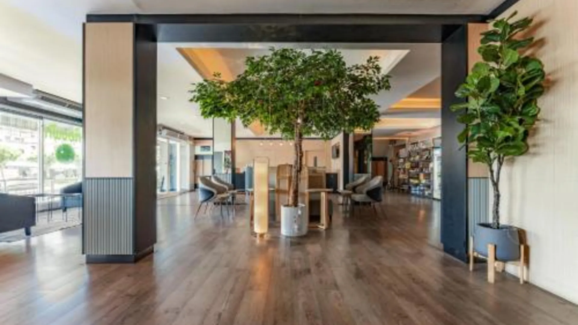 방콕 골든 제이드 수완나품 호텔 3성급 호텔 외관