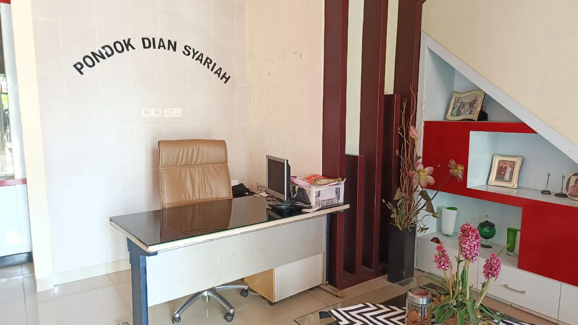 마카사르 RedDoorz Syariah near Rumah Sakit Umum Wisata UIT 2성급 호텔 수영장