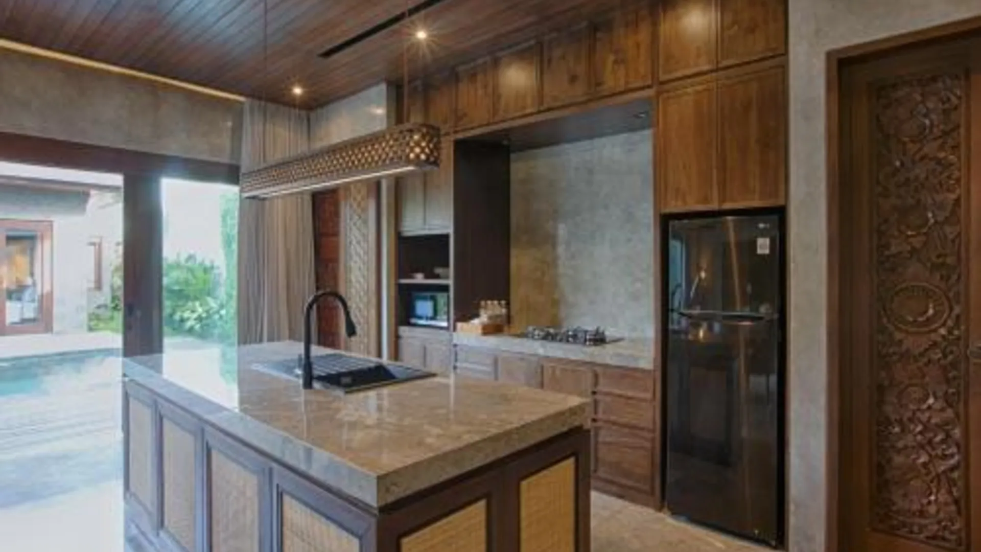 발리 타만 다르마왕사 스위트 4성급 호텔 부대시설