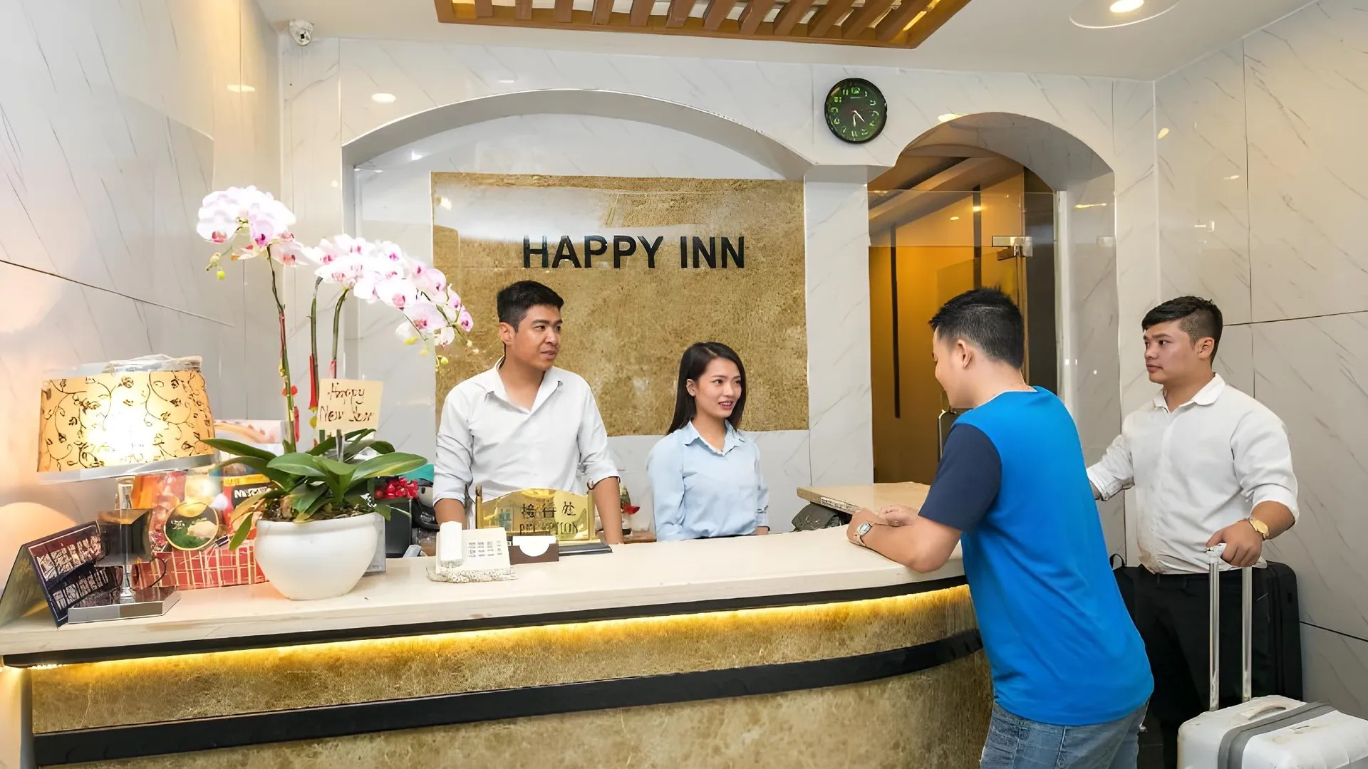 호치민 누포 해피 인 2성급 호텔 외관