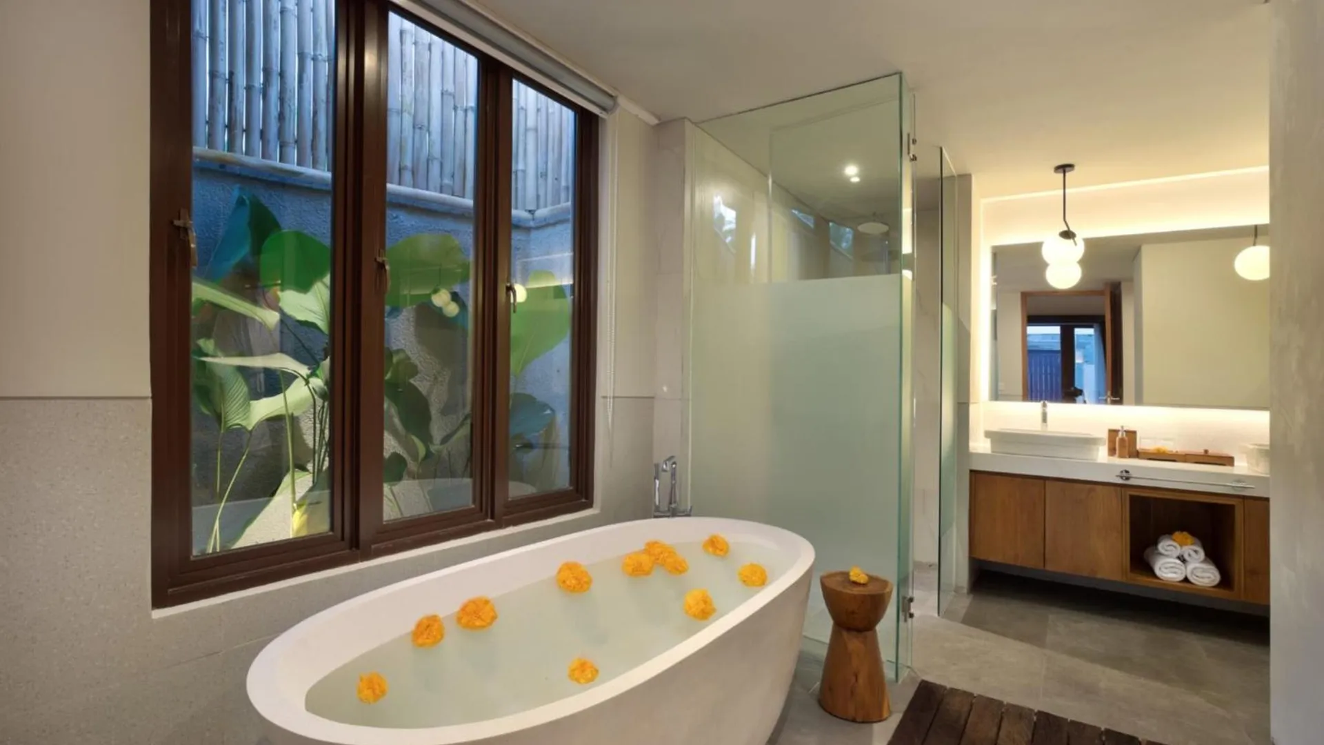 발리 테라타이 빌라 짱구 바이 이니 비에 호스피탈리티 5성급 호텔 수영장