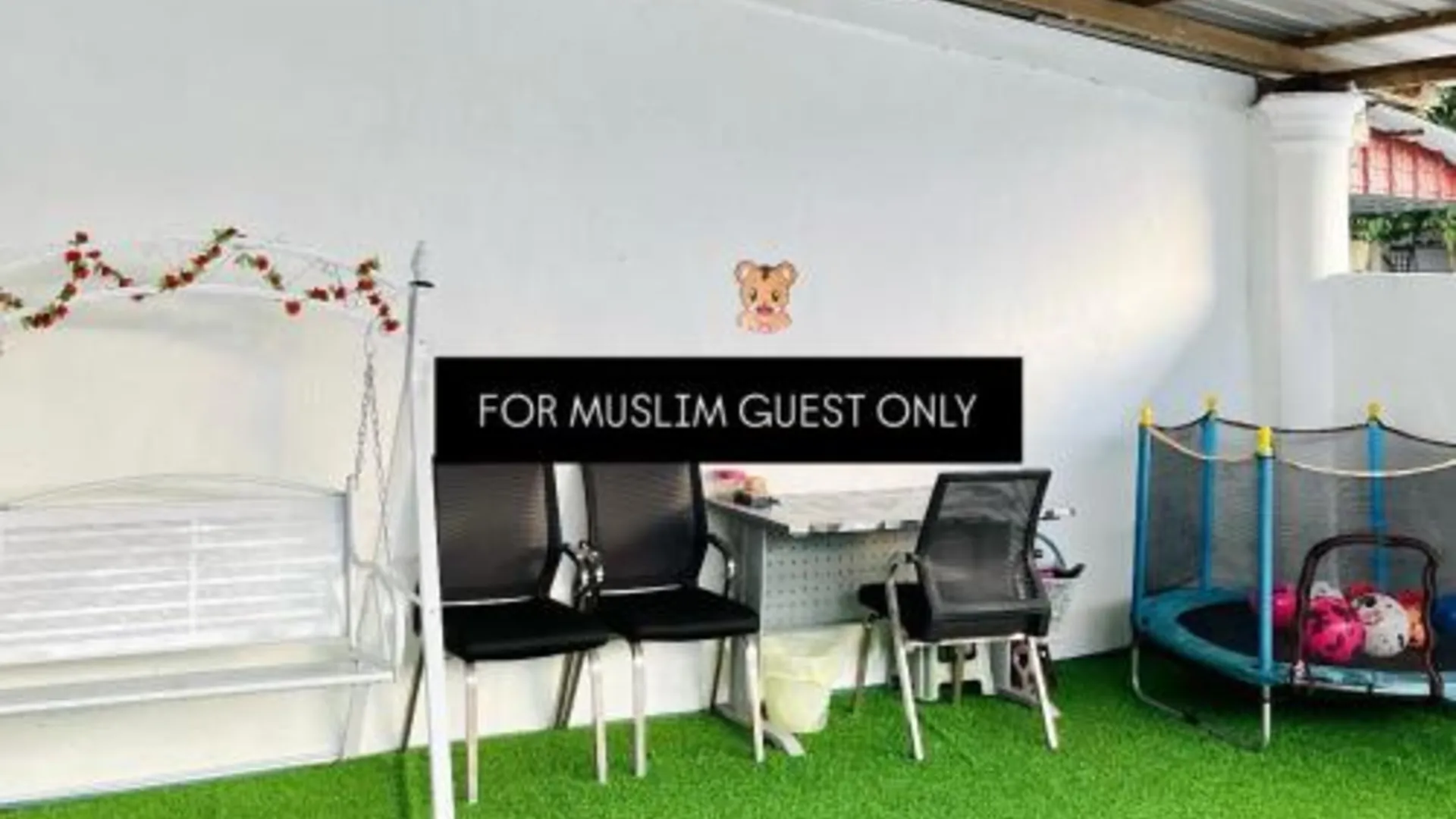 말라카 자신의 프라이빗 하우스 (100m², 침실 3개, 프라이빗 욕실 2개) 3성급 게스트하우스 외관