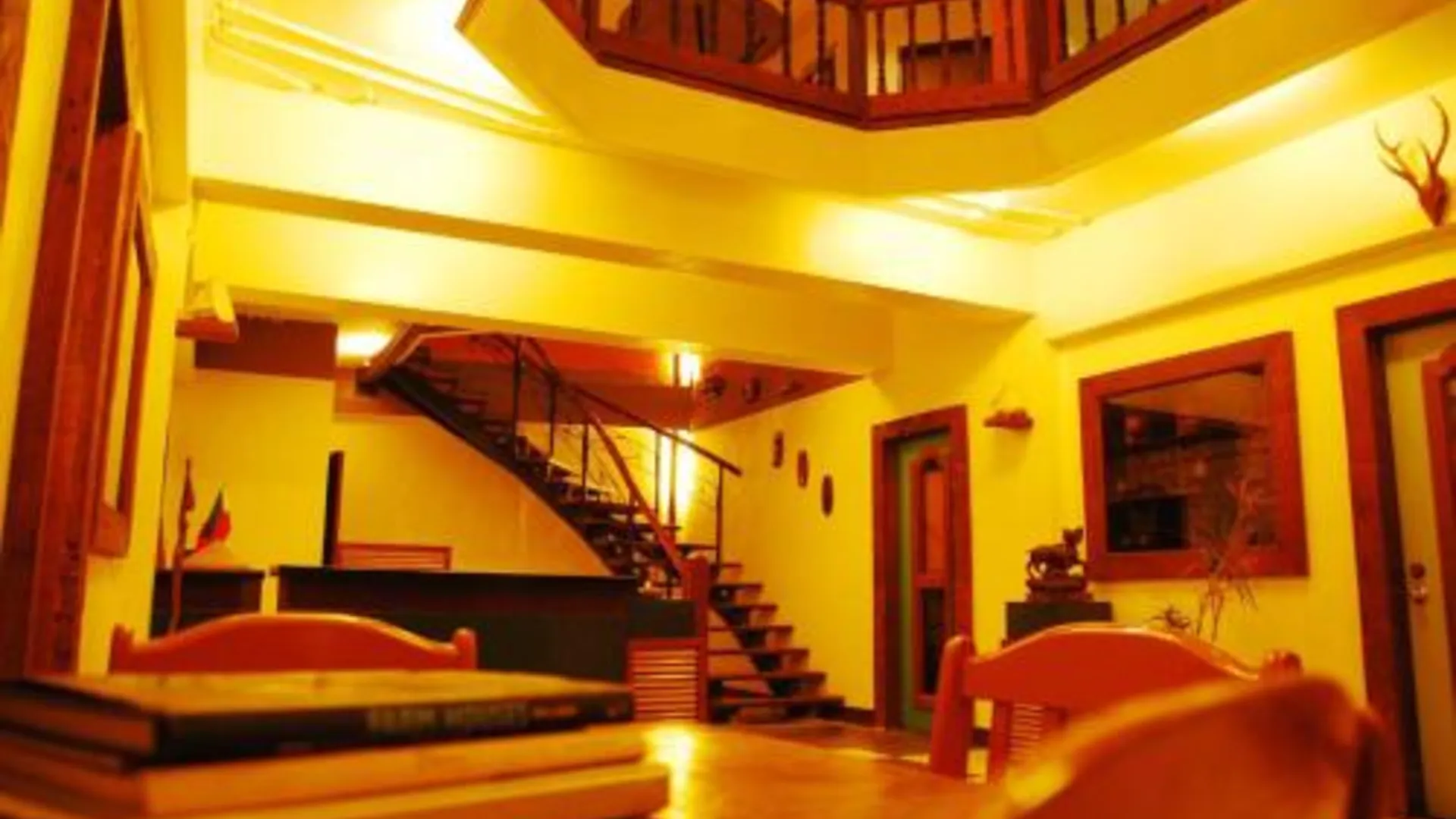 세부 센트로 막탄 스위트 1성급 호텔 외관