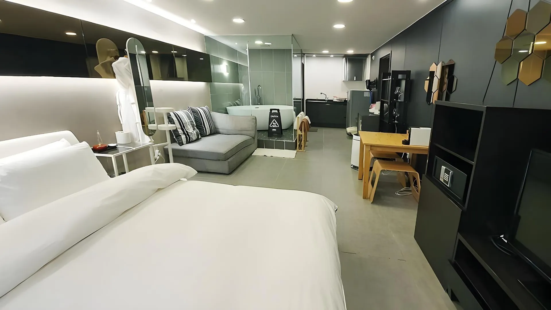 충주 페나테스 풀빌라 A동 3성급 게스트하우스 부대시설