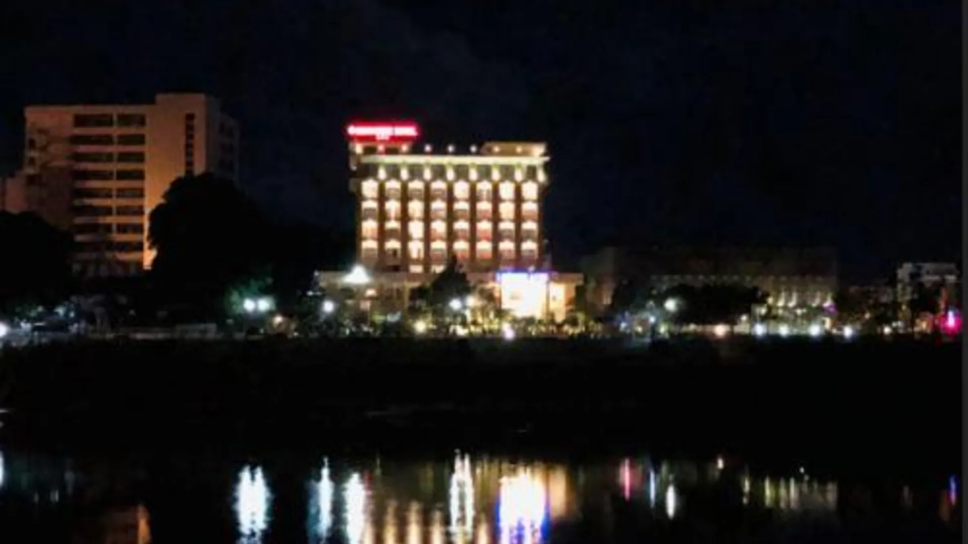 꼰뚬 인도차인 호텔 3성급 호텔 부대시설